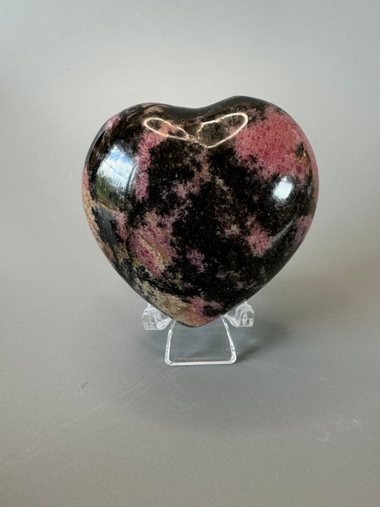 Wunderschönes Rhodonit Herz | 213g Rhodonit Herz | UNIQUE CRYSTALS