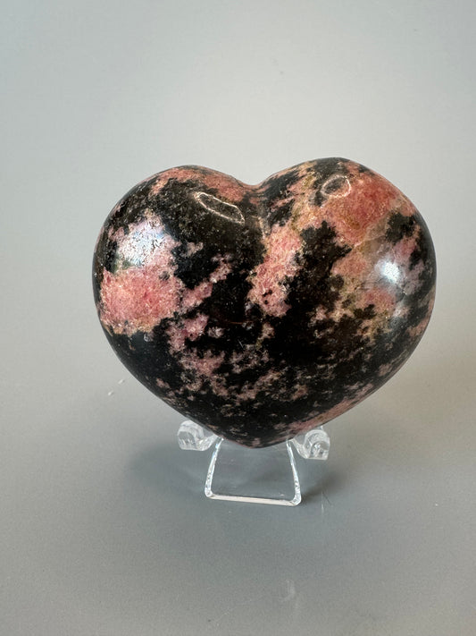 214g Rhodonit Herz | Handgefertigtes Rhodonit-Herz | UNIQUE CRYSTALS