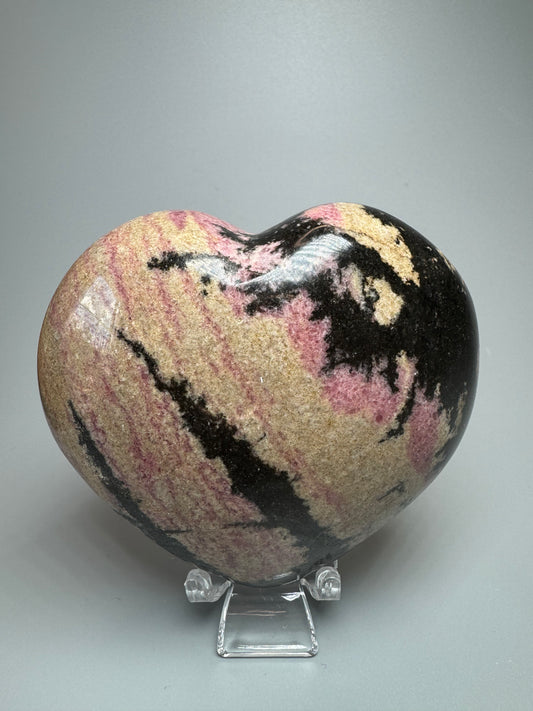 Handgefertigtes Rhodonit Herz | 424g Rhodonit Herz | UNIQUE CRYSTALS