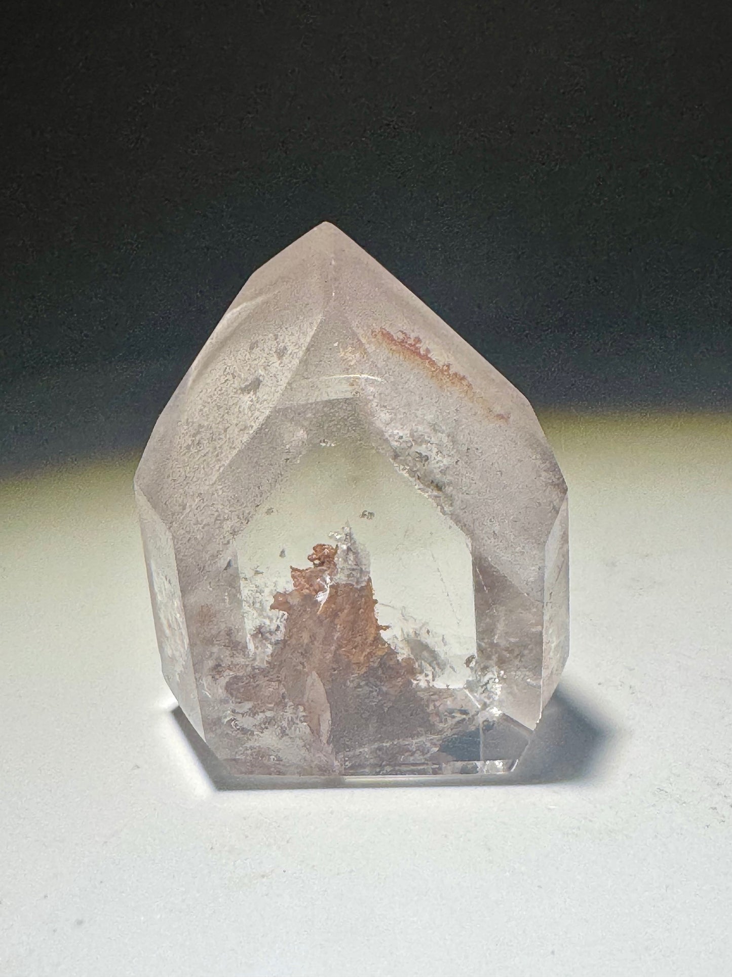 Pink Lithium Kristall 2.8 cm – rosa Edelstein mit zarten Einschlüssen, 14 g
