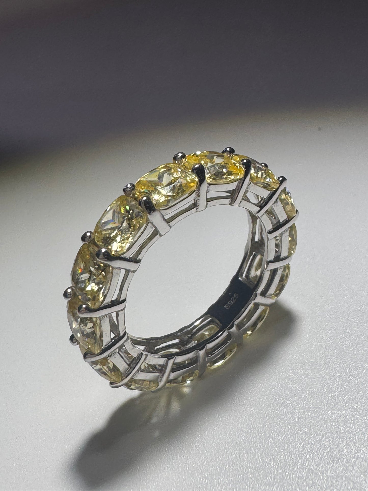 Eleganter Citrin Ring aus 925 Silber – Grösse 6 / 53 – Allianzring mit echter Brillanz 💛
