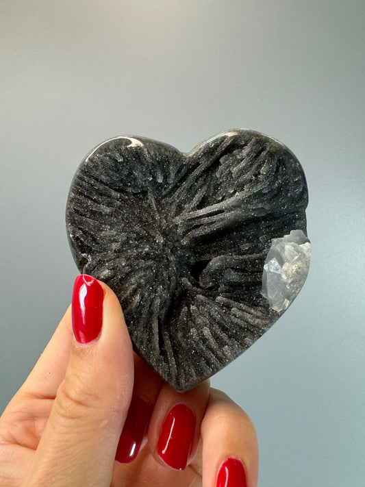 Amethyst Herz mit Stalaktiten - 7cm, 160g