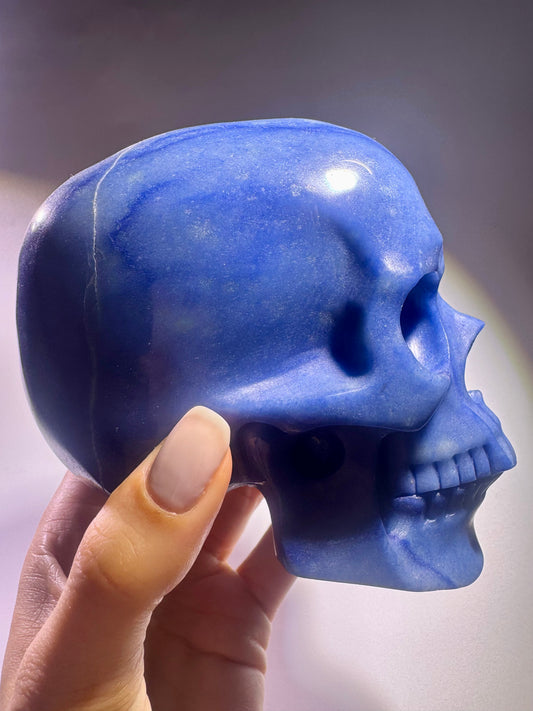 Blauer Aventurin Totenkopf – Realistische Kristallskulptur – 12cm, 1A Handarbeit