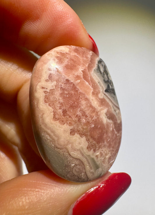 Schöner Rhodochrosit-Palmstone mit wunderbarem Farbverlauf 💕 - 3.1cm
