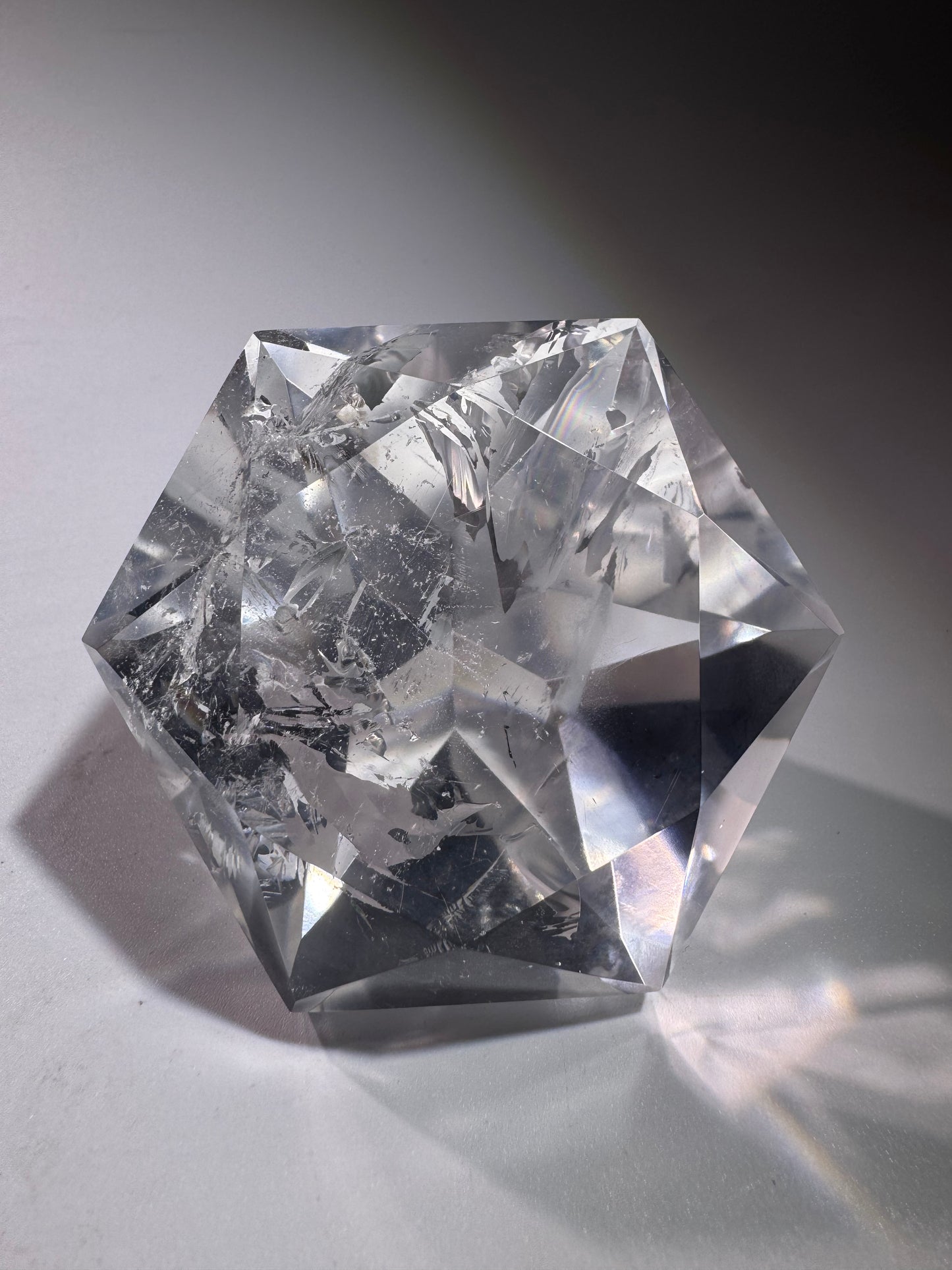 Facettierter Bergkristall 6.4 cm – extra klar, High-End Diamantschliff aus Brasilien