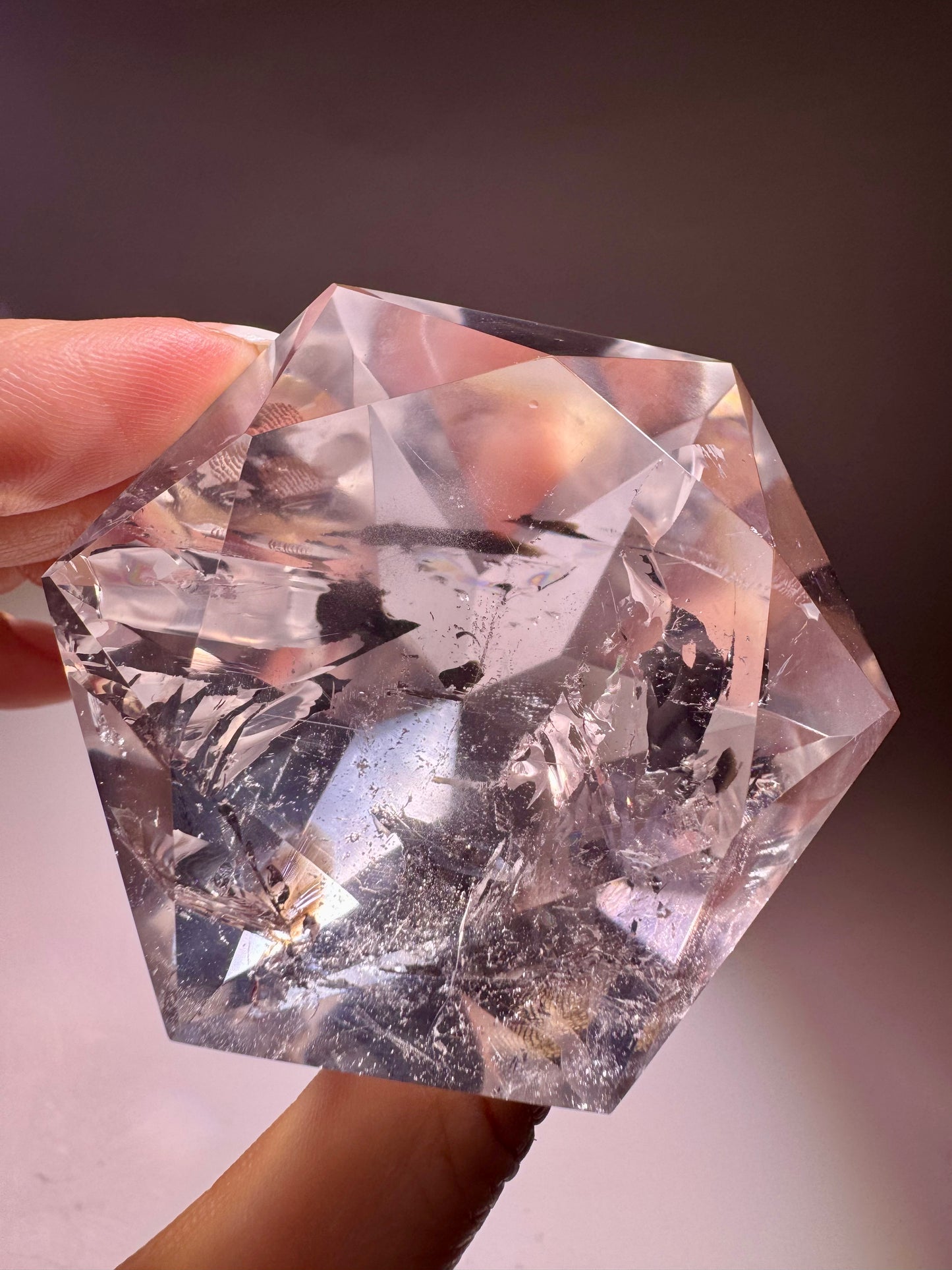 Facettierter Bergkristall 6.4 cm – extra klar, High-End Diamantschliff aus Brasilien
