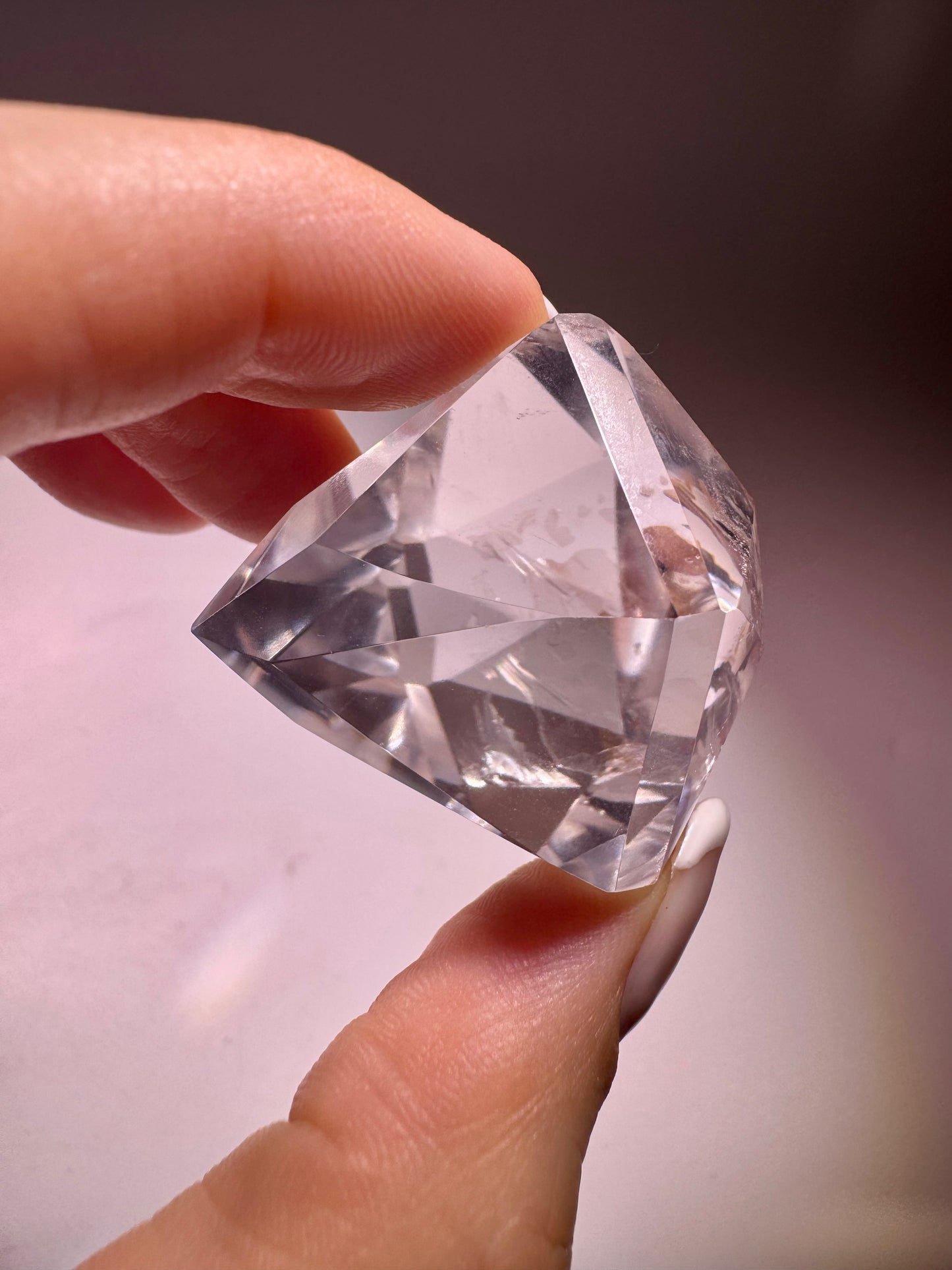 Facettierter Bergkristall mit Regenbogen – 5 cm, 84 g, Diamantschliff, extra klar aus Brasilien