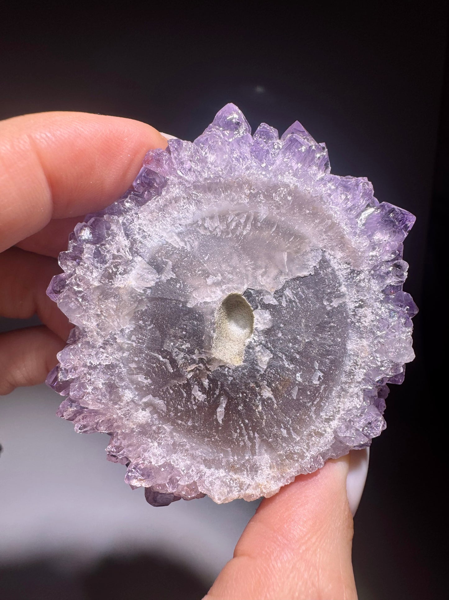 Bezaubernde Amethystblüte Lavendel 5,5 cm – Symmetrisches Naturwunder