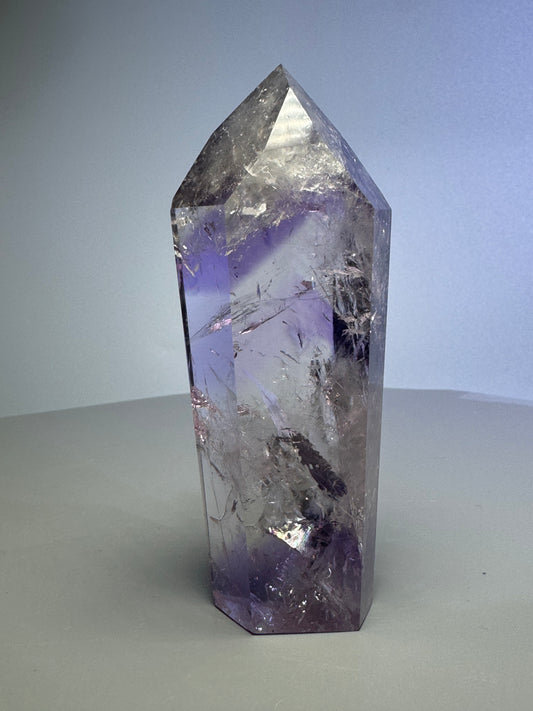 Phantom Amethyst Spitze mit Regenbogen - 10.3cm, 166g