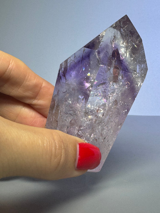 Phantom Amethyst Spitze mit Regenbogen - 8cm, 141g