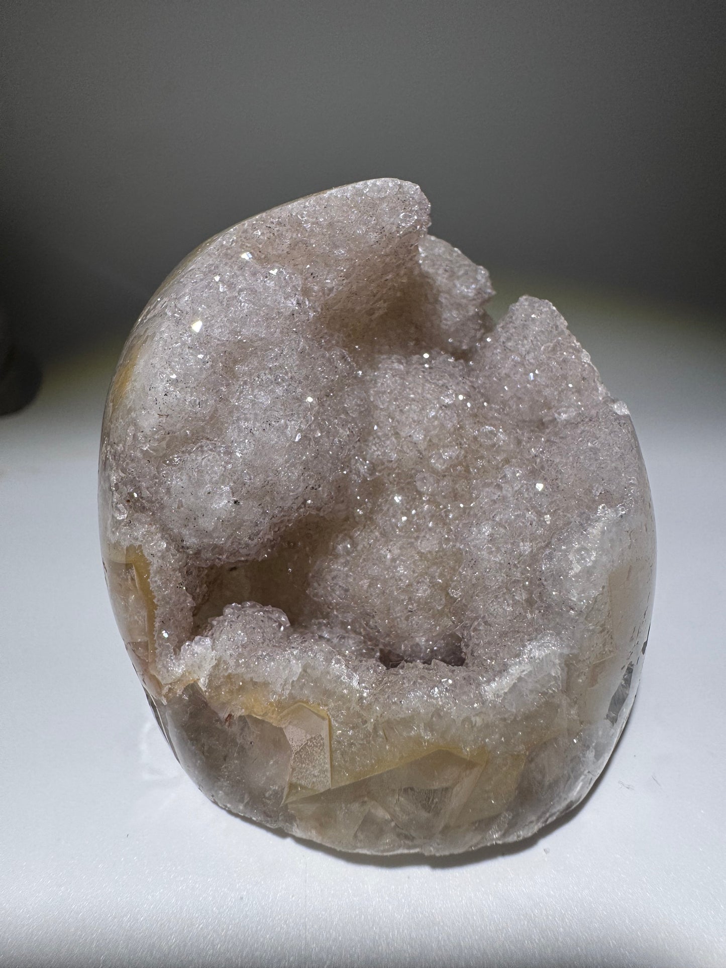 Süsse Rainbow Amethyst Cutbase – 5.5 cm, 240 g, Uruguay ✨