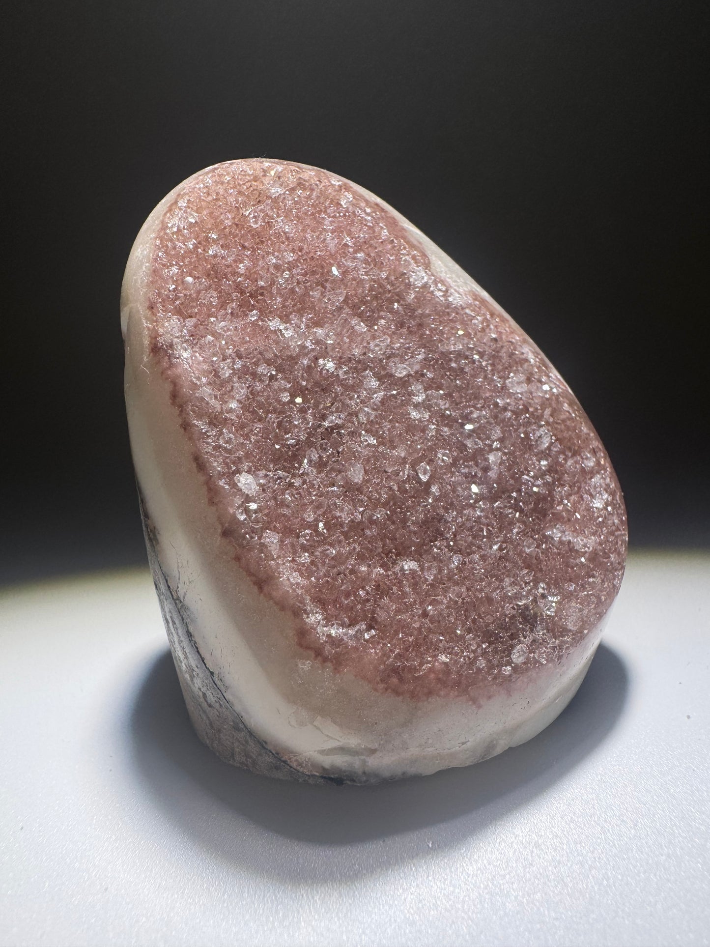 Altrosa Rainbow Amethyst Cutbase – Selten, 6 cm, 168 g, Uruguay 💗✨