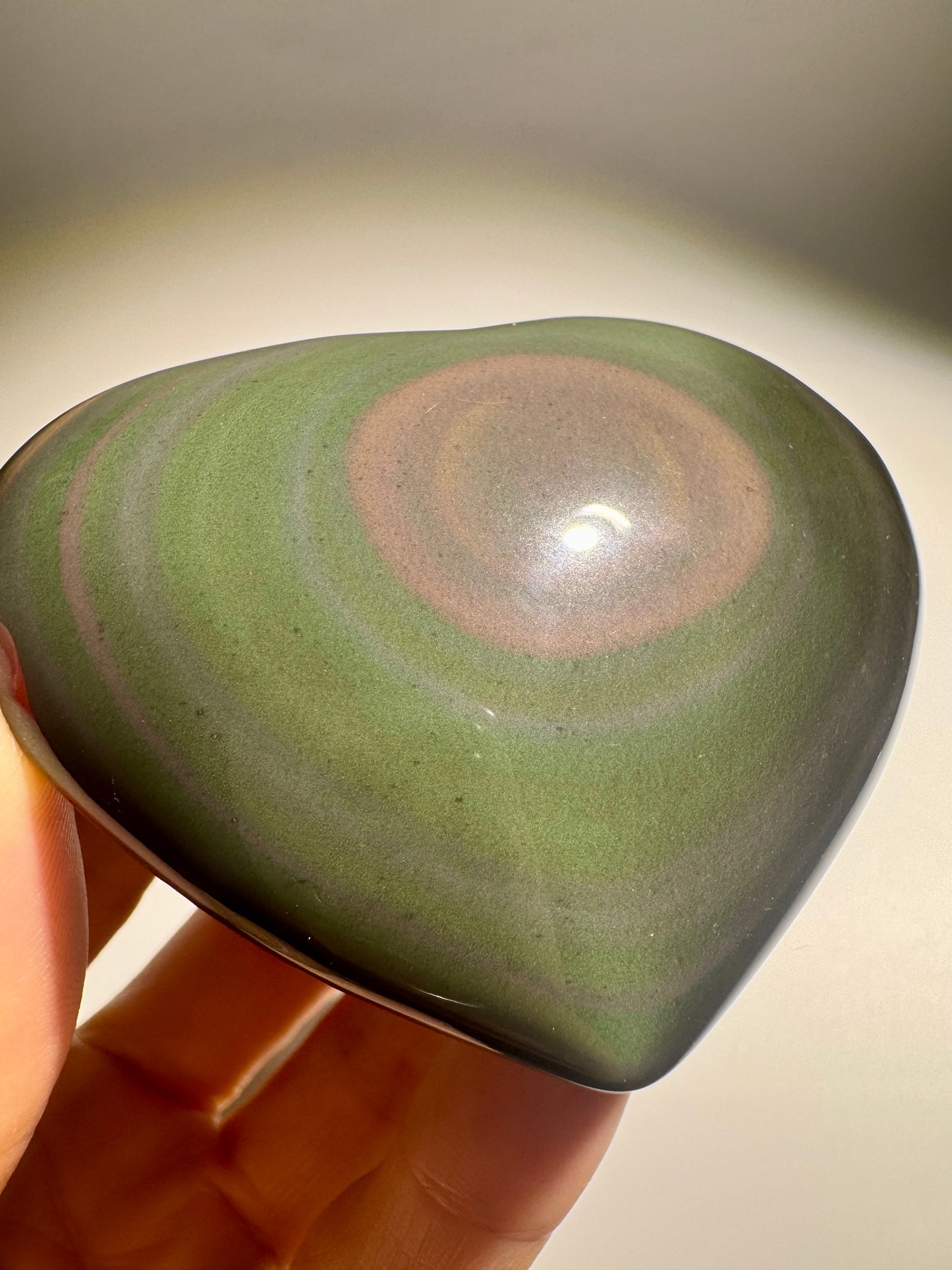 Rainbow Obsidian Herz 🌈 7,4 x 6 cm – Handmade Unikat aus Mexiko mit pink-gelb-grünem Farbspiel