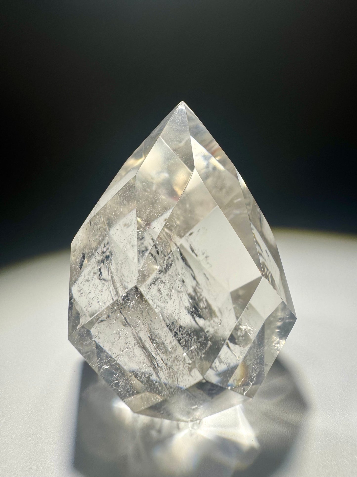 Bergkristall-Ornament 🤍 – handgeschliffenes Unikat, 5,6 cm & 114 g – reine Kristallkraft aus Südamerika