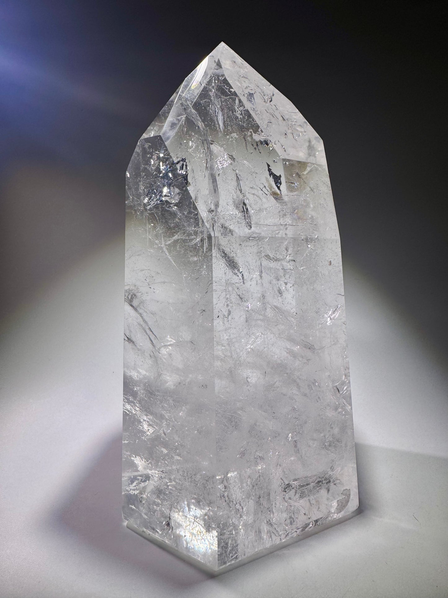 Riesiger, extraklarer Bergkristall / Lemurian in Museumsqualität – 23,5 cm Spitze, 3,8 kg – 1A-Unikat aus Brasilien