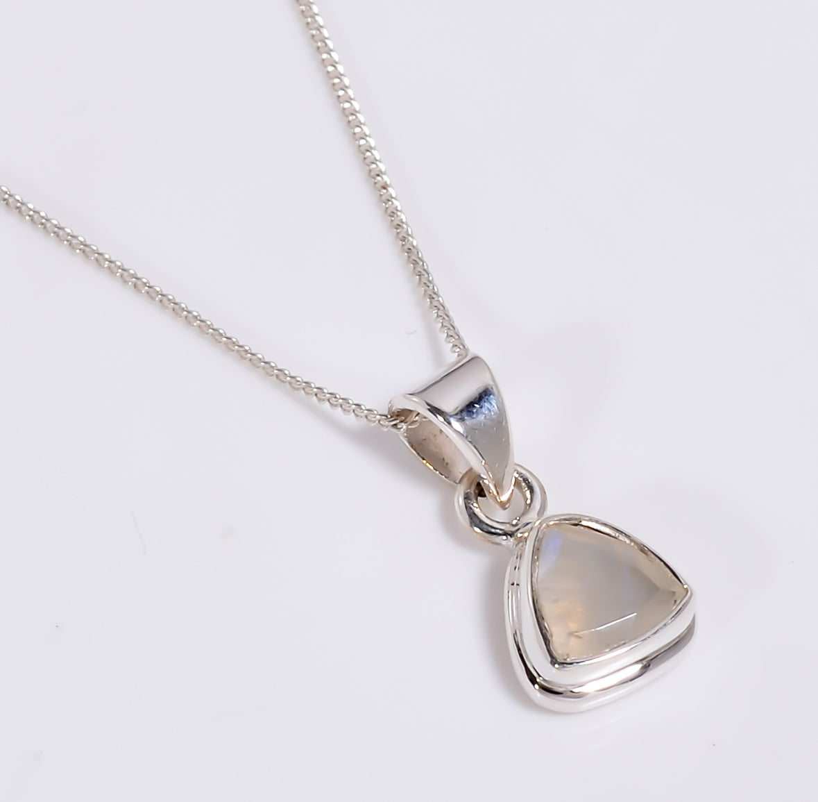 Rainbow Moonstone Kette 45 cm | 925 Silber Halskette mit natürlichem Mondstein 9x9 mm | Handgefertigter Schmuck