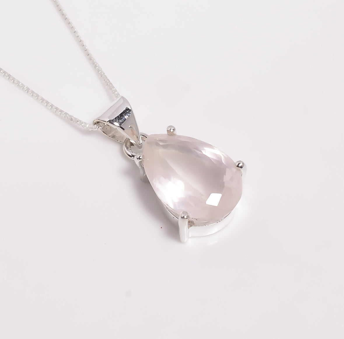 Rosenquarz Anhänger Pear-Cut 18x12 mm | 925 Silber Kette 45 cm | Handgefertigter Schmuck voller Liebe
