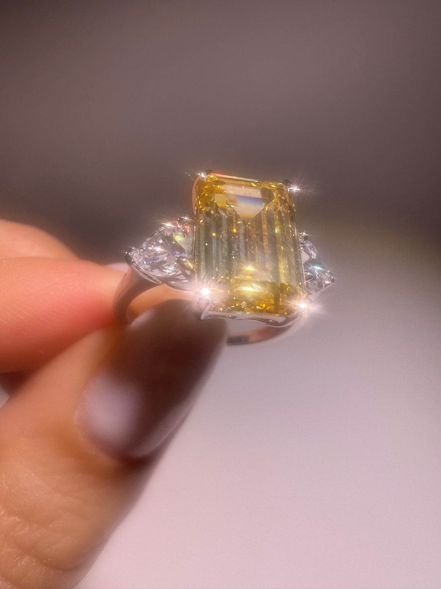 Citrin Ring mit zwei Moissanit-Herzen | Handgefertigter Schmuck in 925 Silber | Grösse 5–9 | Edelstein-Ring voller Liebe