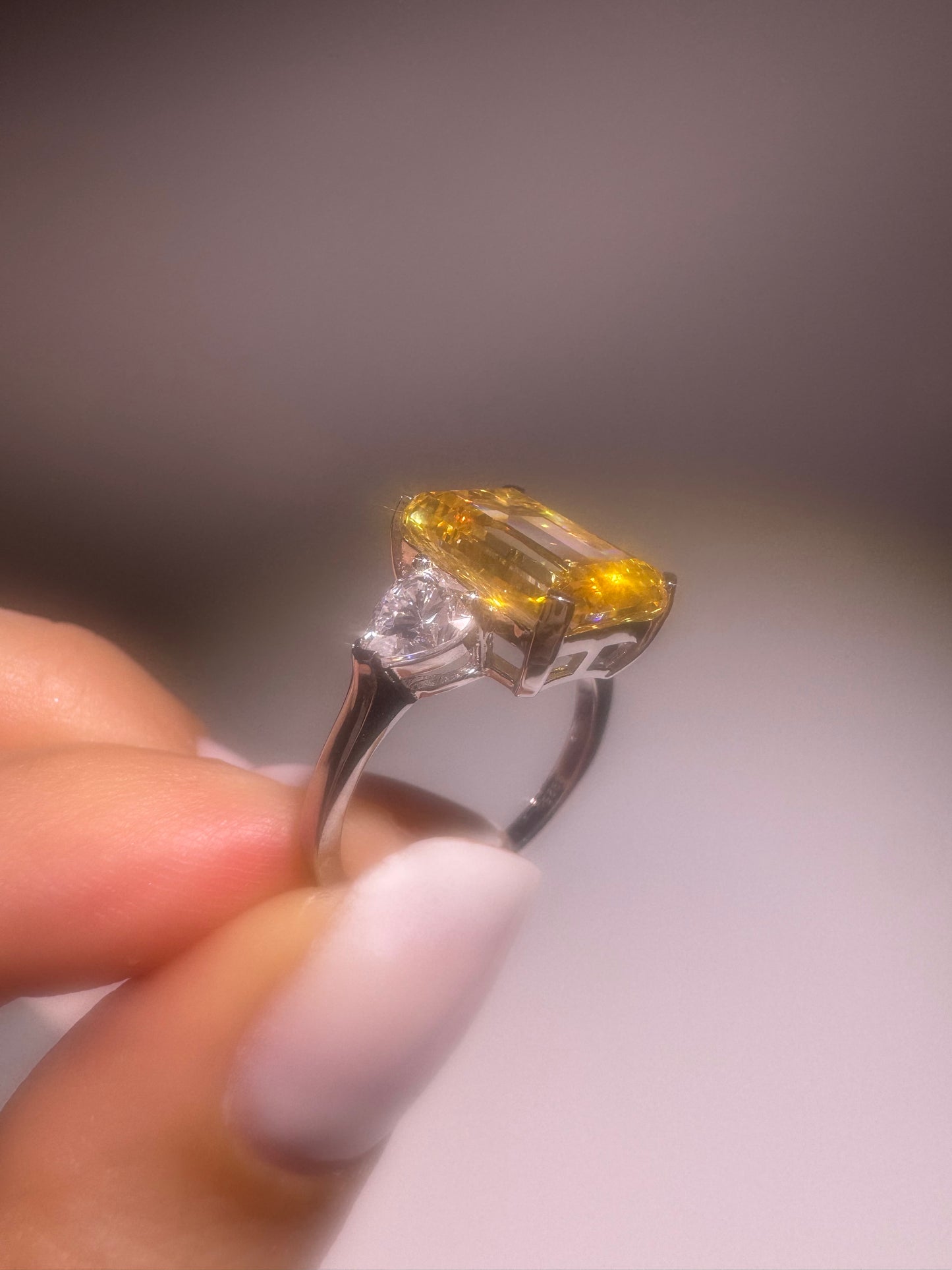 Citrin Ring mit zwei Moissanit-Herzen | Handgefertigter Schmuck in 925 Silber | Grösse 5–9 | Edelstein-Ring voller Liebe