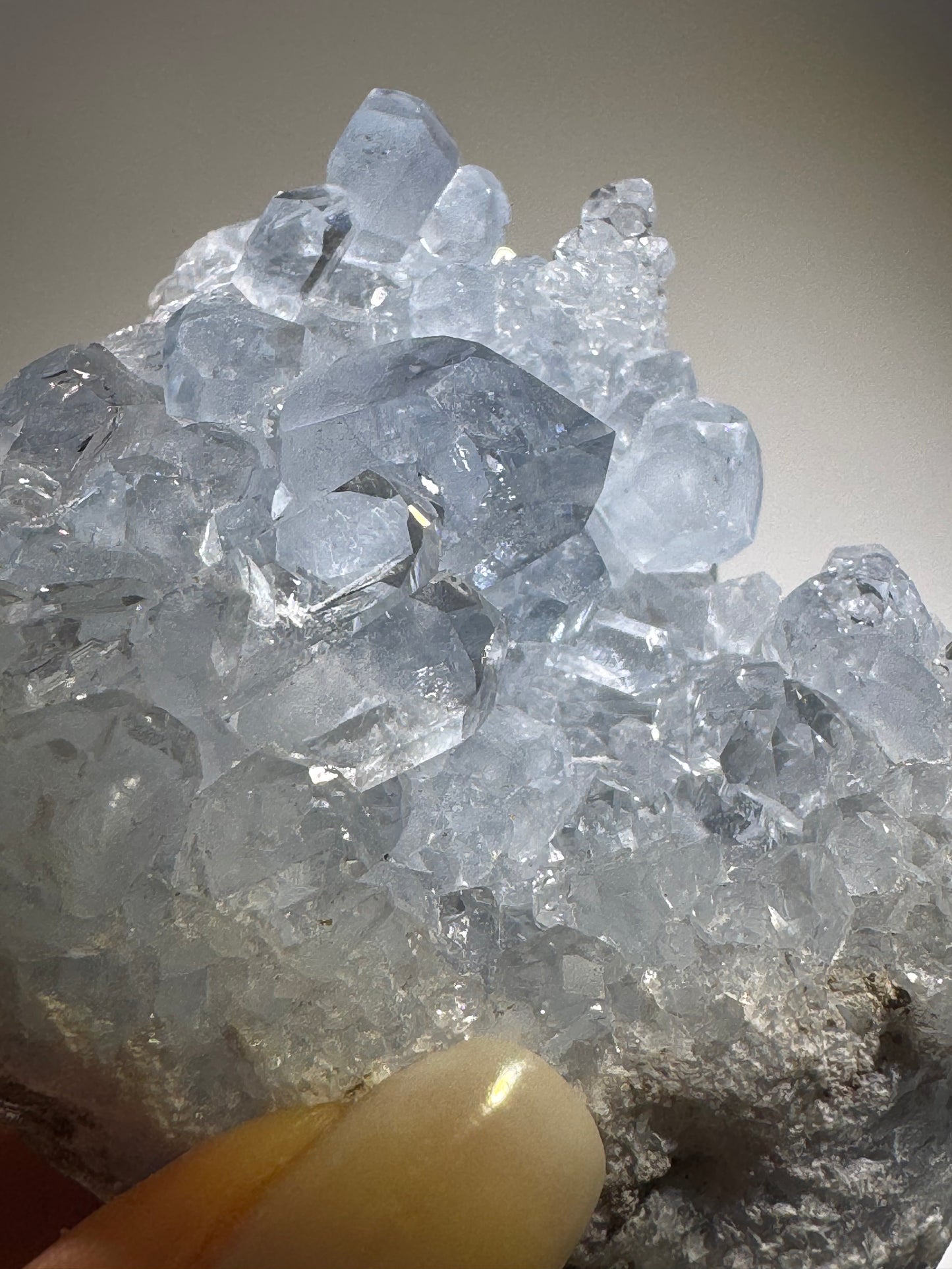 Celestin Stufe aus Madagaskar 💎 Klar & funkelnd ✨ Museumsqualität 7.7 cm