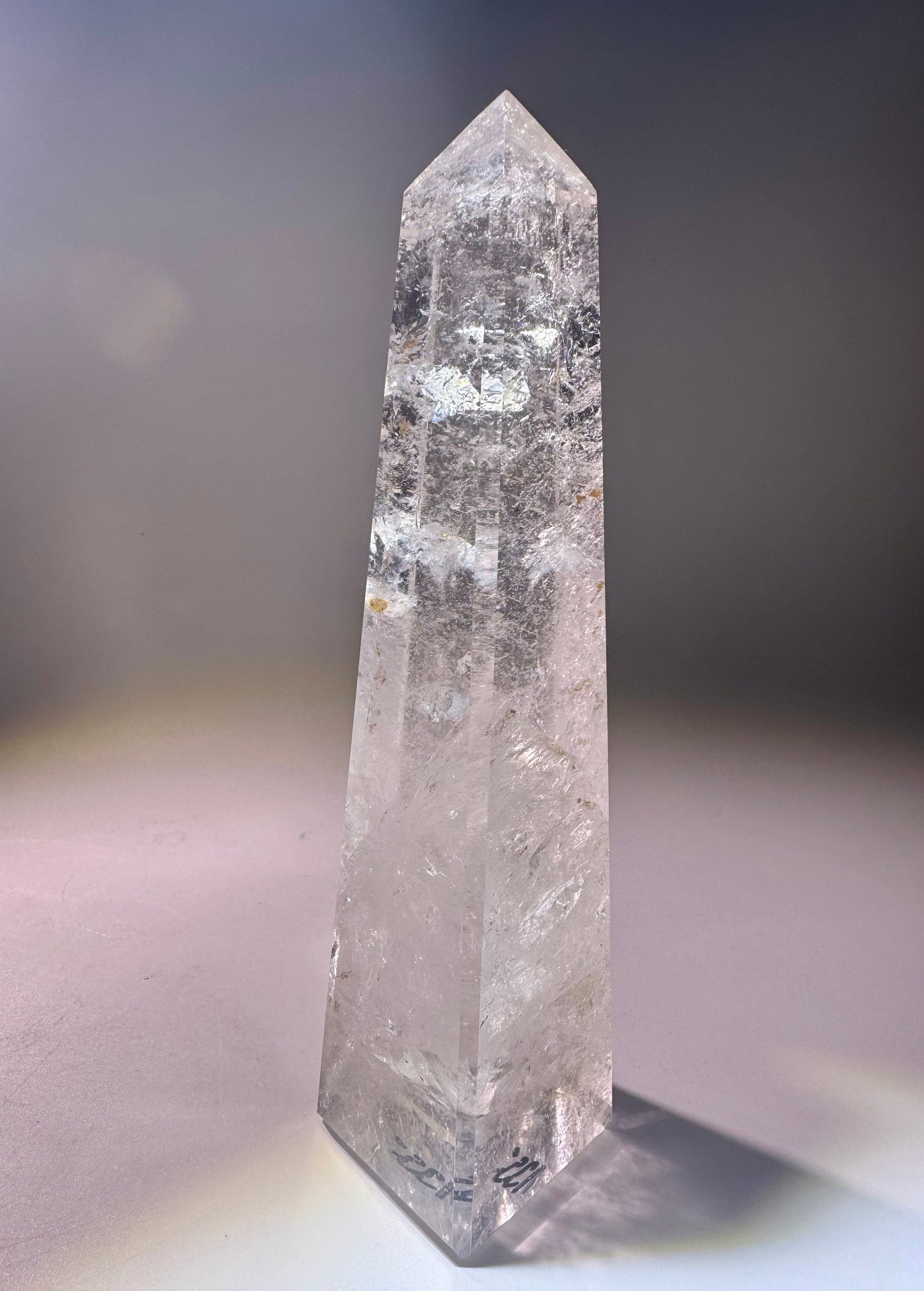 Bergkristall-Obelisk – 17 cm | Extra klar & vierkantig geschliffen – Naturkraft aus Brasilien für Energie & Klarheit