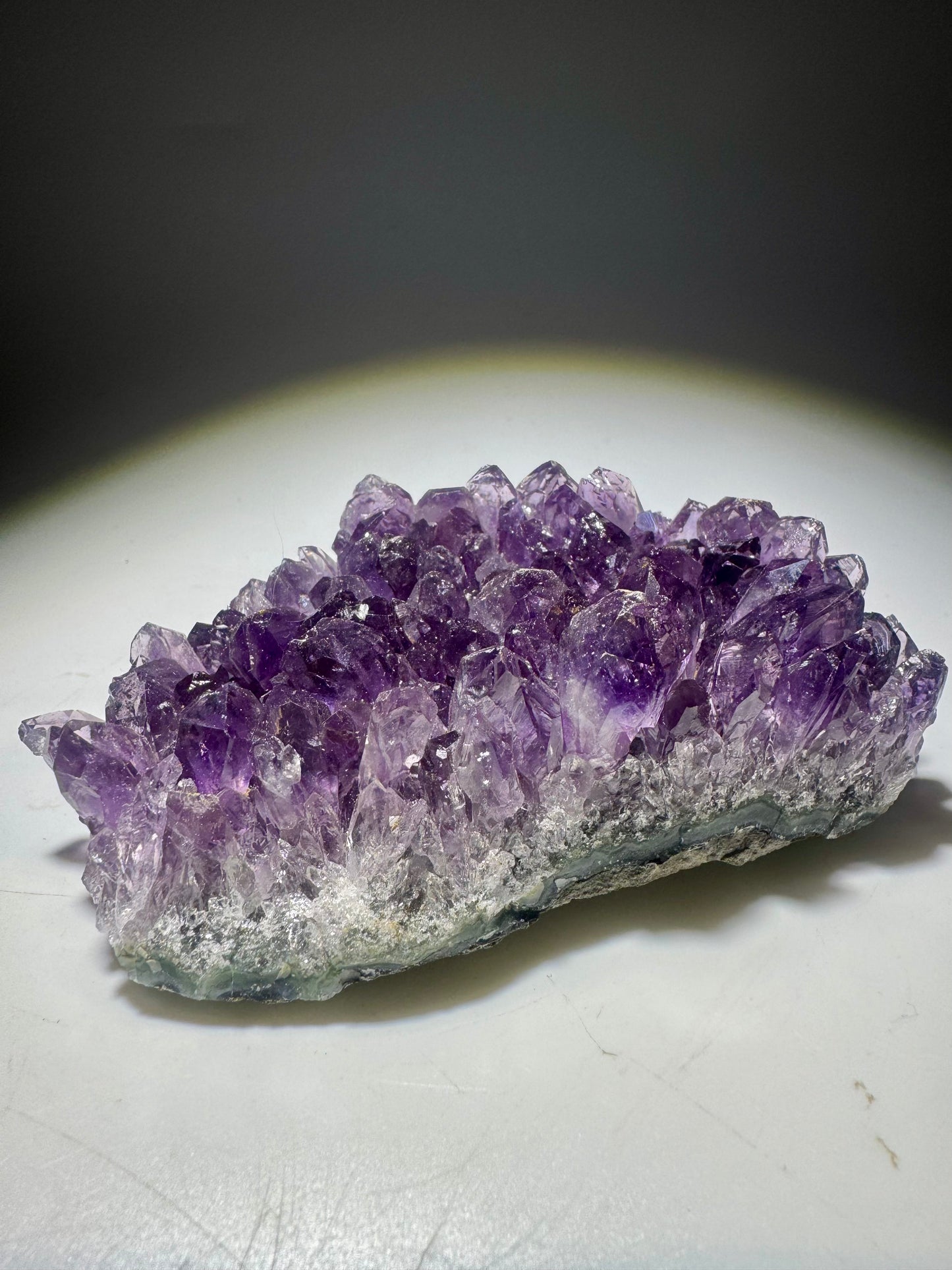 Amethystdruse aus Uruguay (9 x 5,5 cm, 292 g) – Wunderschöne grosse Kristalle