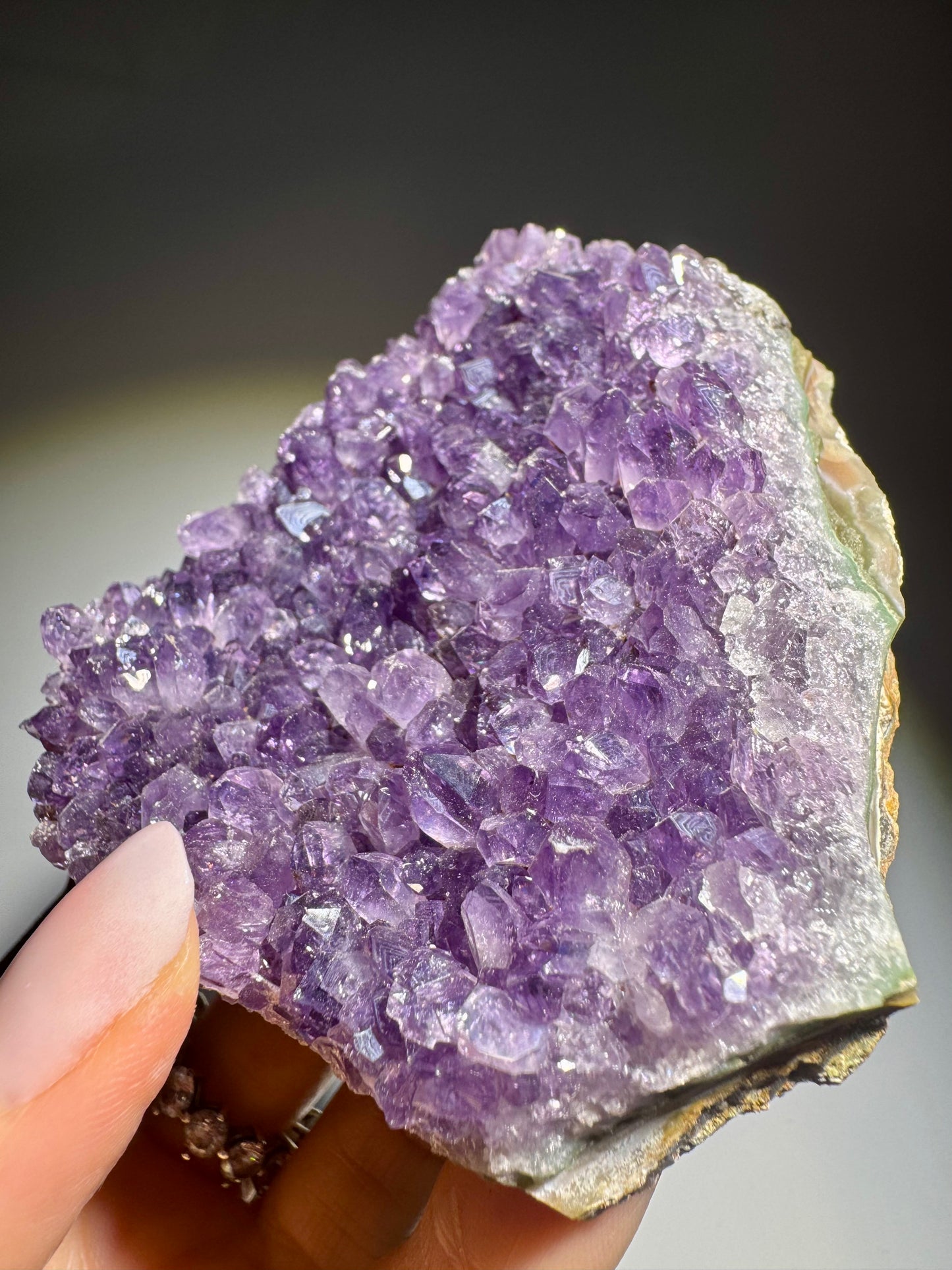 Uruguay Amethyst Druse 9,5 x 8 cm – Tiefe violette Kristalllandschaft
