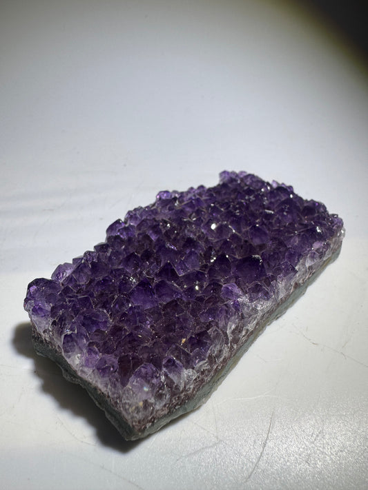 Uruguay Amethyst 9 x 5 cm – 165 g Intensiv leuchtende Kristallformation