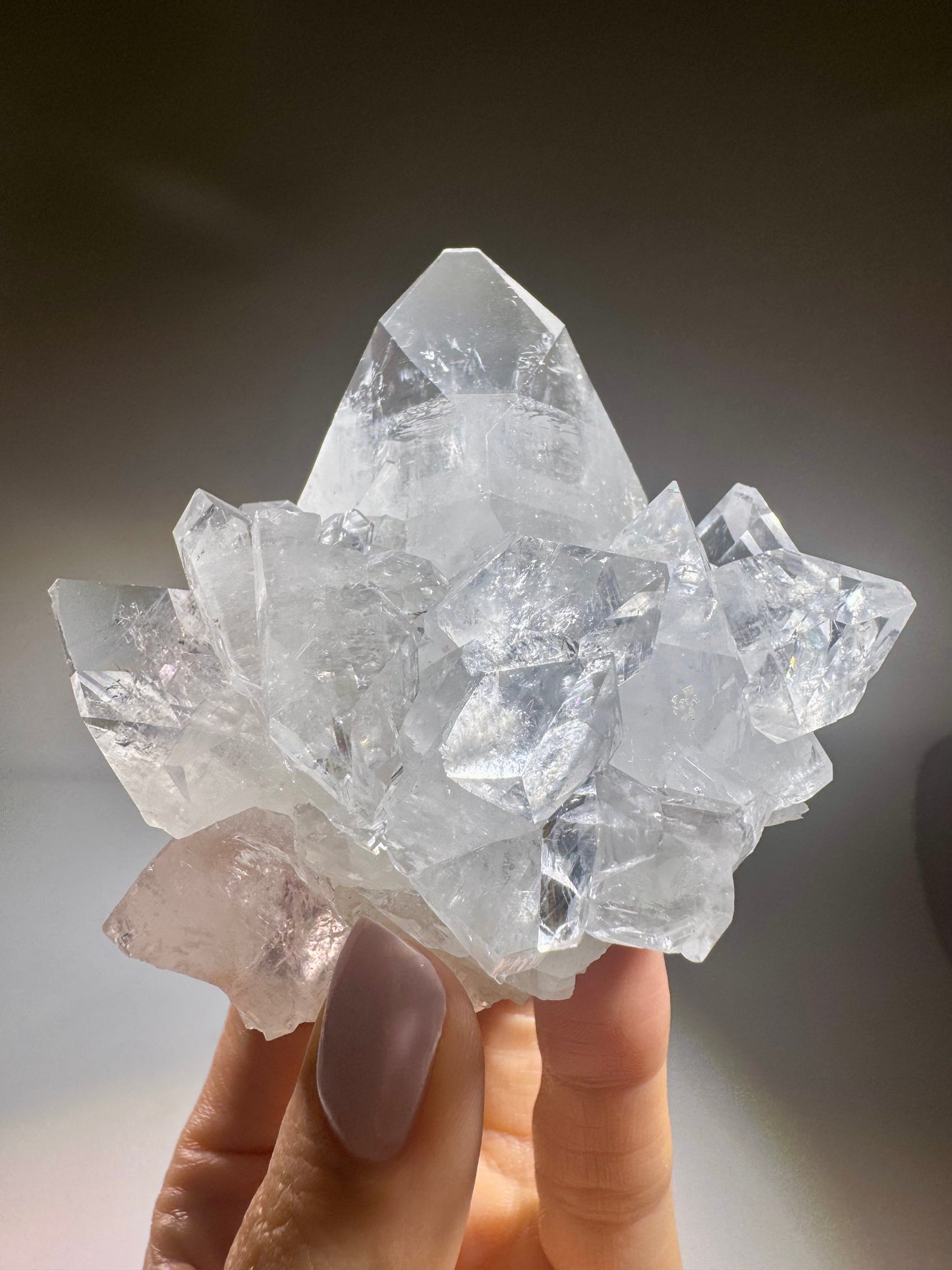 Diamond Apophyllite Kristall 6.5x7.5 cm – Funkelnder Naturkristall in Hochglanzqualität