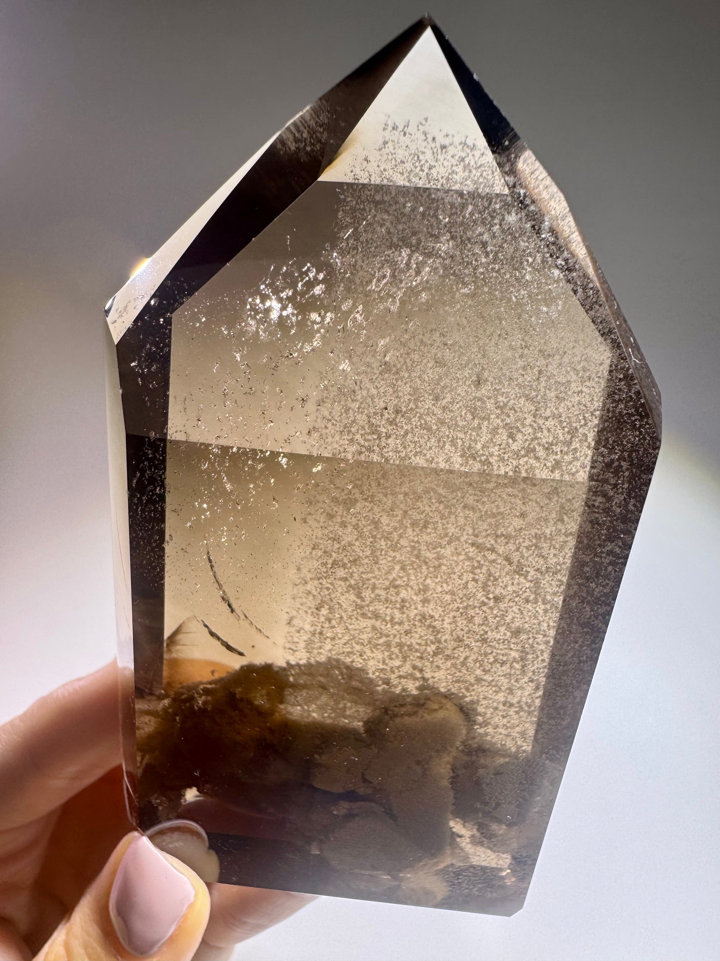 Rauchquarzspitze mit Limonite & Phantomen – 10,3 cm – 256 g – Brasilien, extra klar & einzigartig