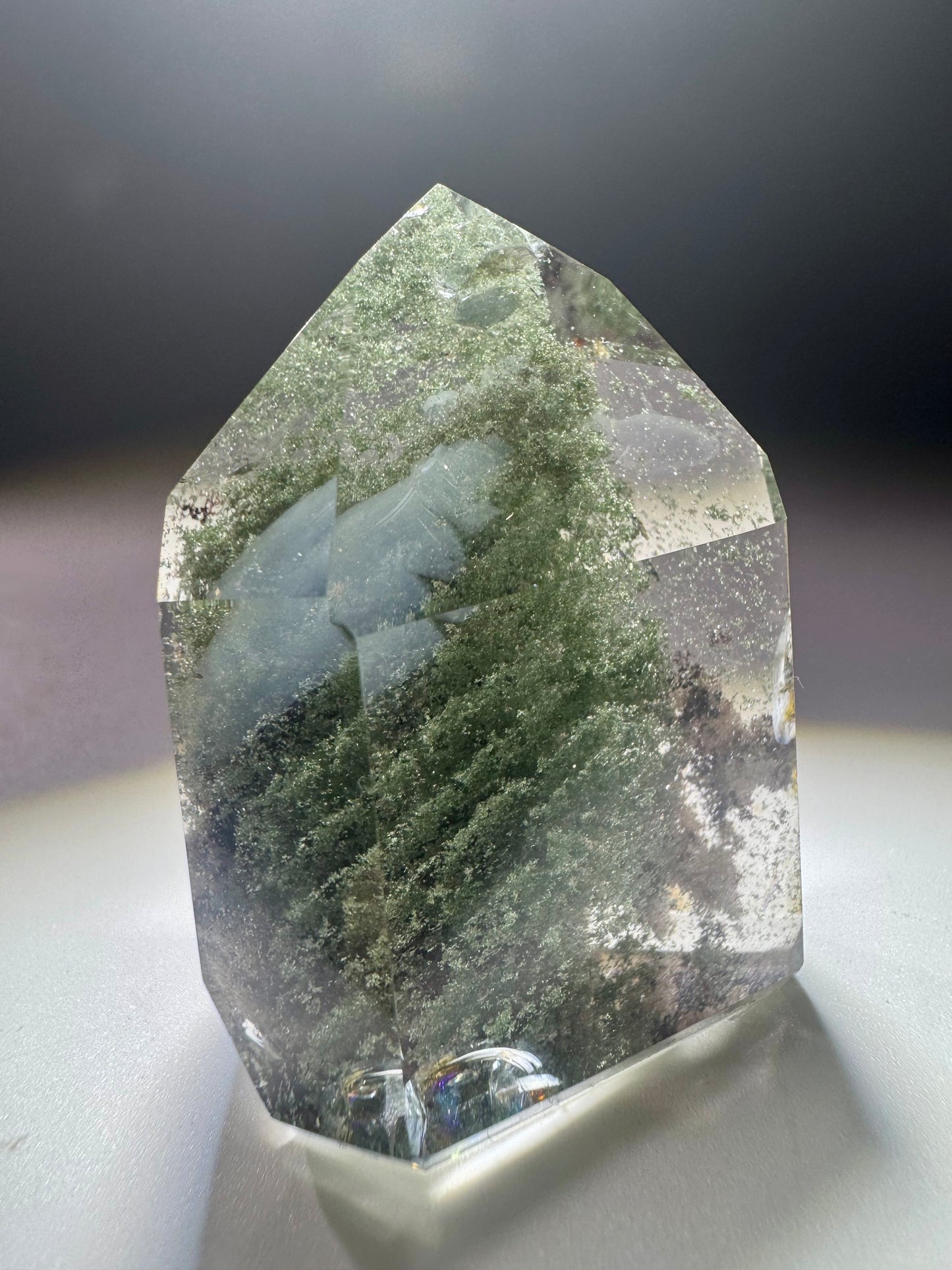 Kristallklarer Gartenquarz (Lodolit) mit Chlorit & Hämatit – 4,6 cm – Seltenes Inklusions-Unikat aus Brasilien