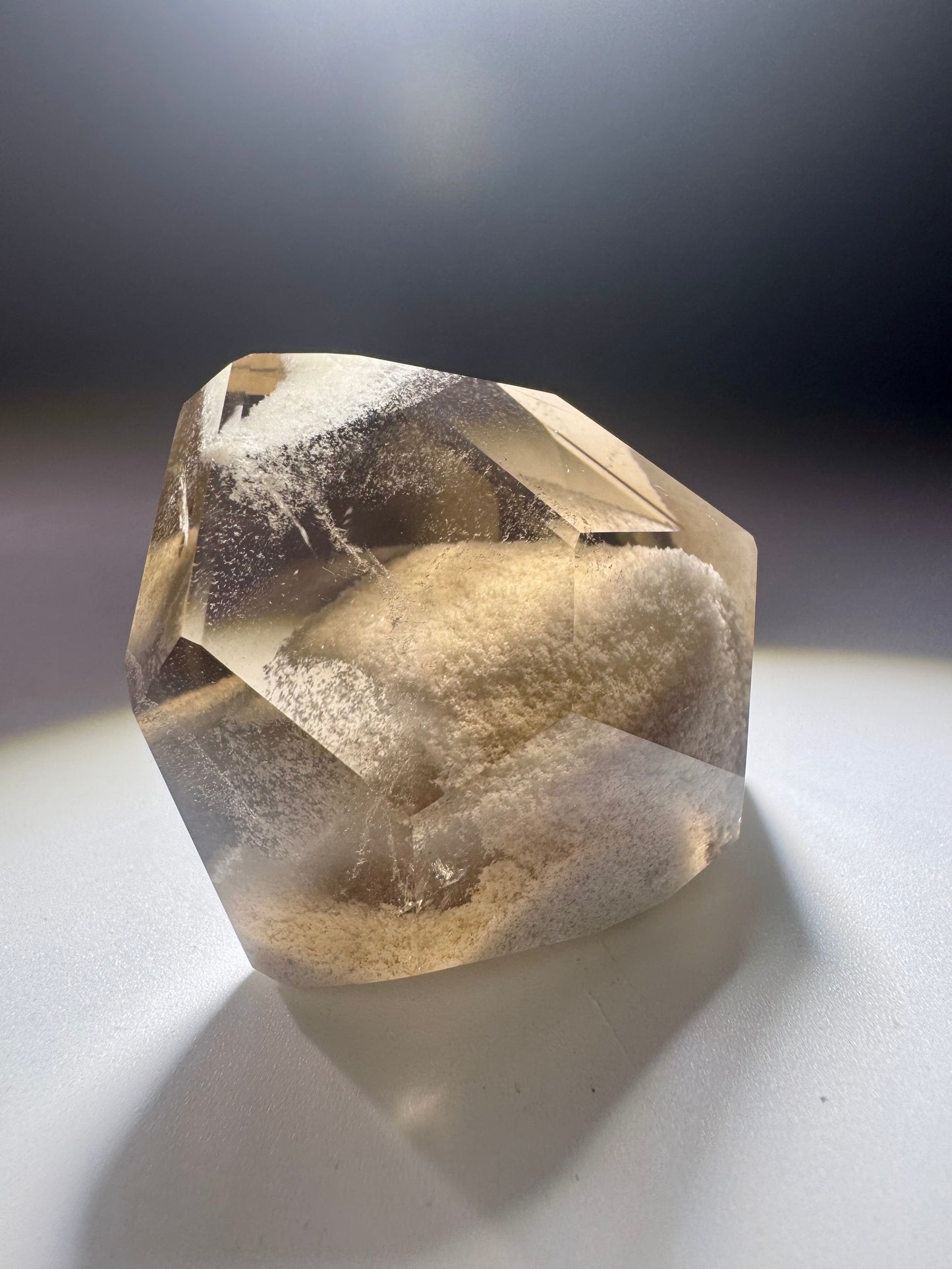 Rauchquarz mit weissem Phantom-Einschluss – 4,5 cm – Museumsqualität – Brasilien
