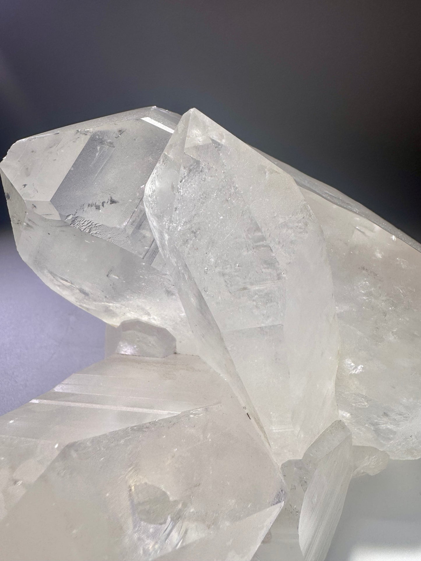 Riesige Lemurian Bergkristall Stufe aus Brasilien – 17 cm, 1.95 kg, naturbelassen, extraklar & exklusiv