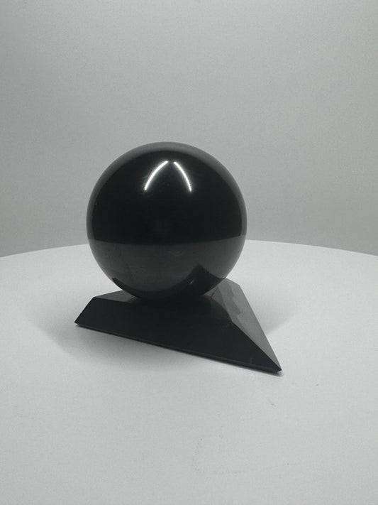 Schungit Kugel mit Triangel - 8cm, 337g