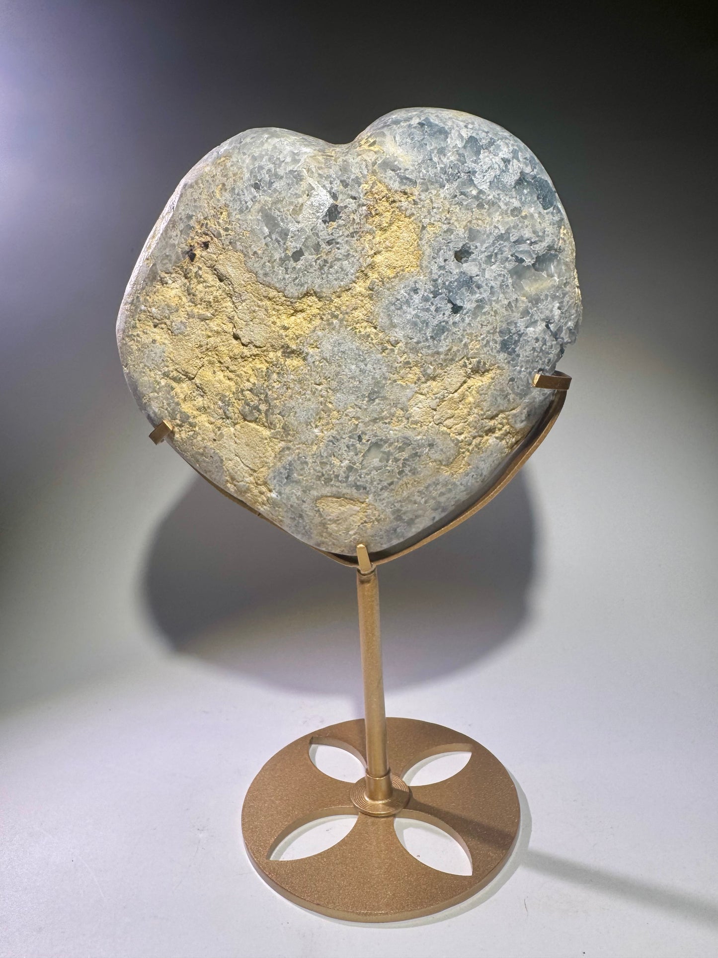 Celestin Herz aus Madagaskar – 2,42 kg, 15x14 cm, naturbelassen & kraftvoll