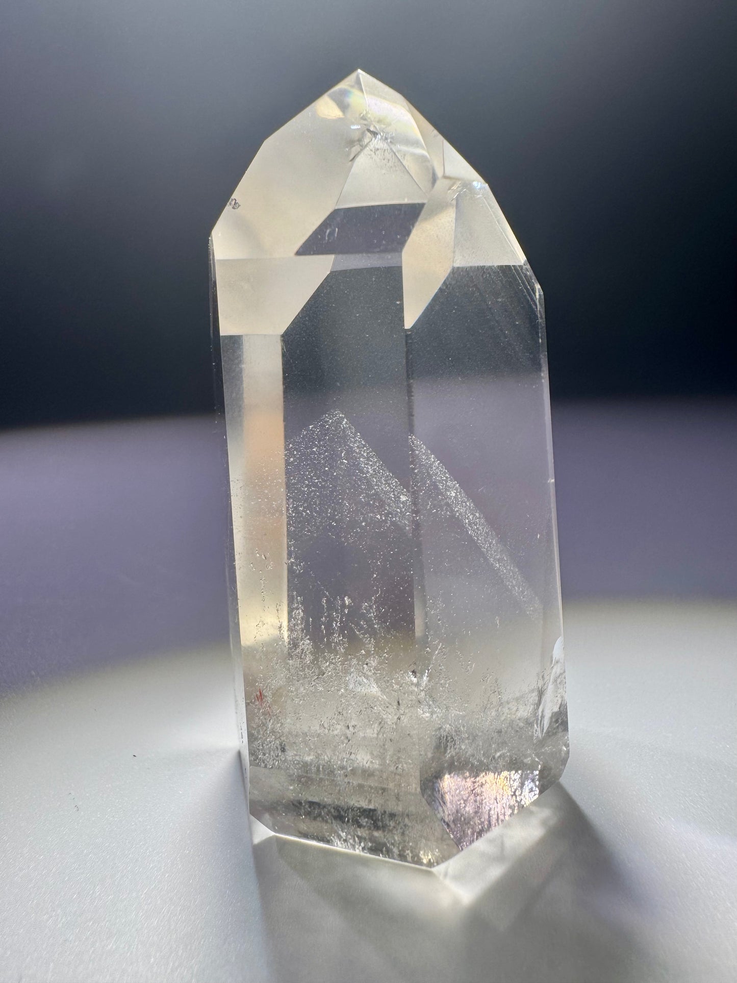Wunderschöne Bergkristallspitze mit Phantom aus Brasilien – 6 cm, selten klar, naturbelassen & hochwertig