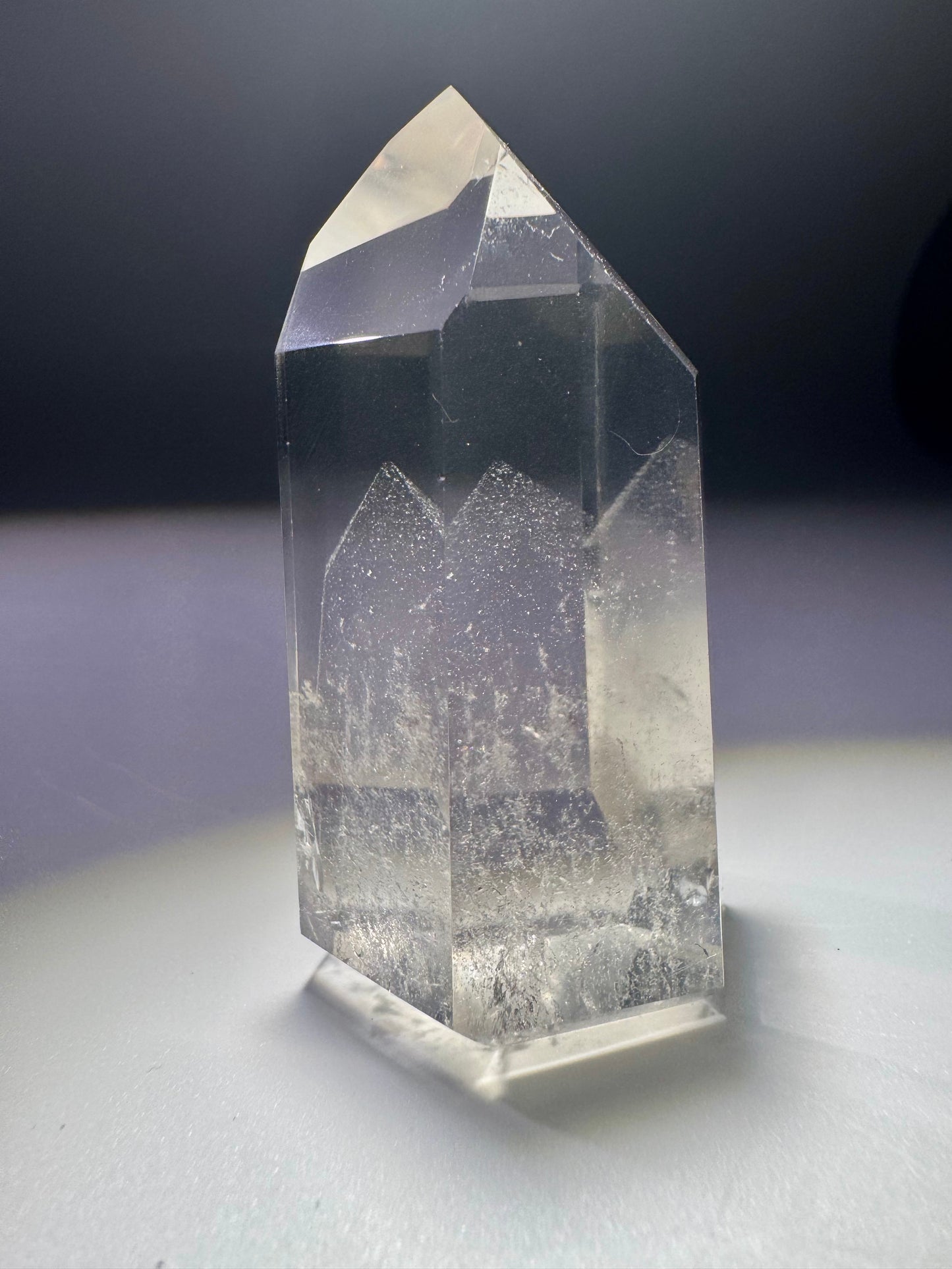 Wunderschöne Bergkristallspitze mit Phantom aus Brasilien – 6 cm, selten klar, naturbelassen & hochwertig
