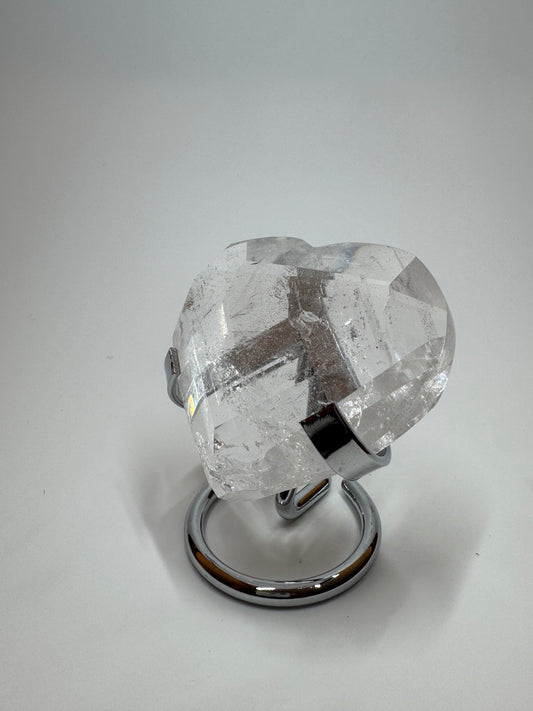 Bezauberndes facettiertes Bergkristall Herz - 7.3cm, 166g