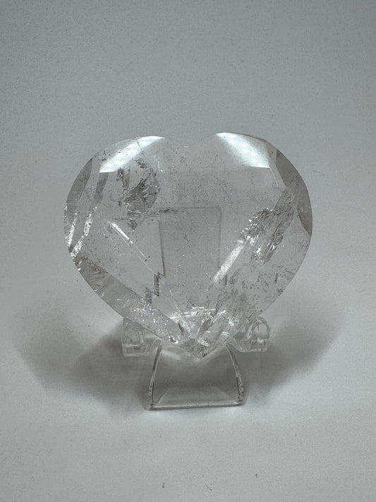 Süsses facettiertes Bergkristall Herz - 5cm, 58g