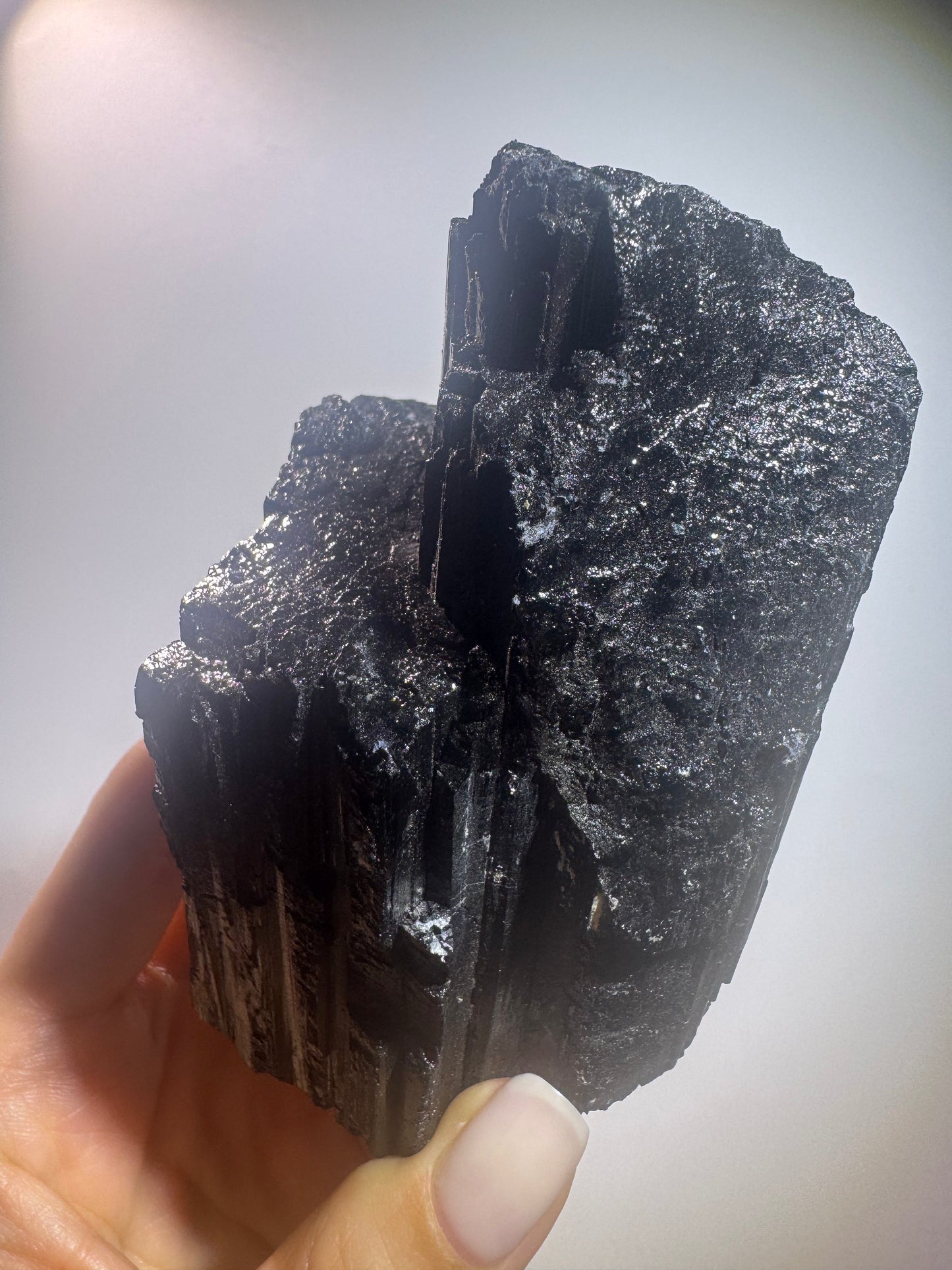 Roher schwarzer Turmalin – 532g Schutzstein aus Brasilien, Naturkristall zur Erdung & Energiearbeit – 10x7cm Unikat