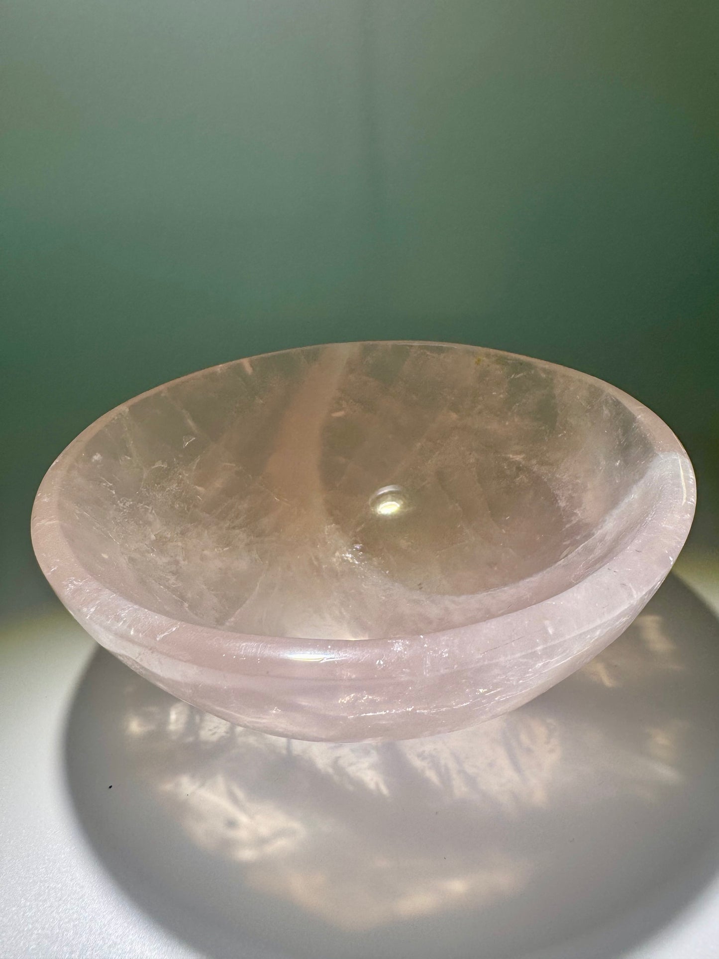 Extraklare Rosenquarzschale – 12 cm, 478 g – Handgeschliffene Edelsteinschale in zartem Rosa aus Brasilien