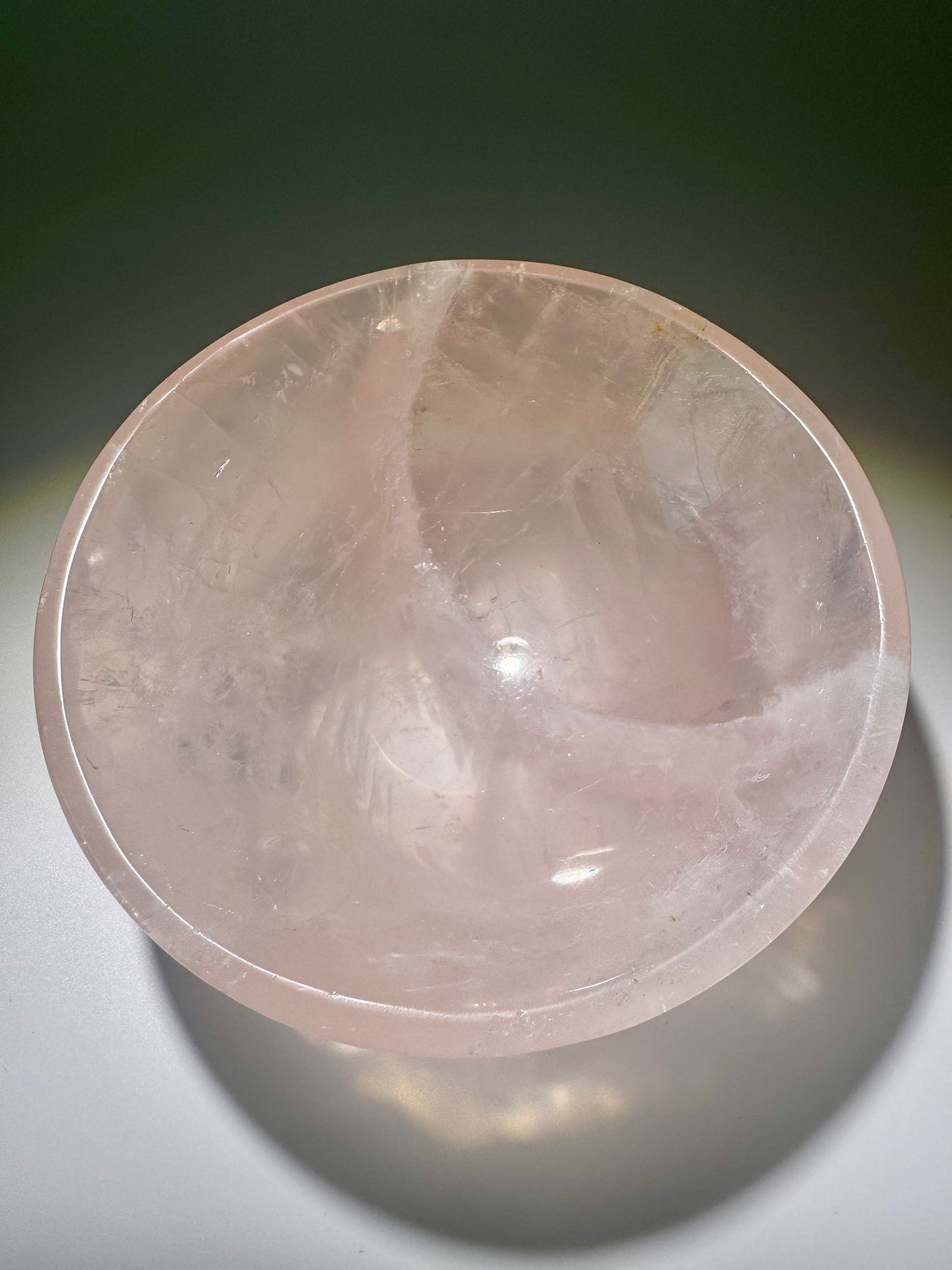 Extraklare Rosenquarzschale – 12 cm, 478 g – Handgeschliffene Edelsteinschale in zartem Rosa aus Brasilien