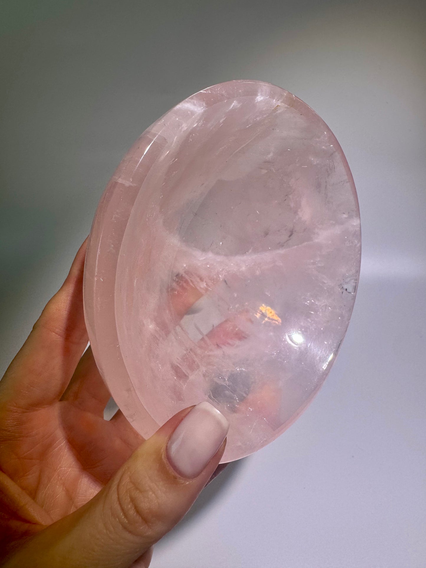 Extraklare Rosenquarzschale – 12 cm, 478 g – Handgeschliffene Edelsteinschale in zartem Rosa aus Brasilien