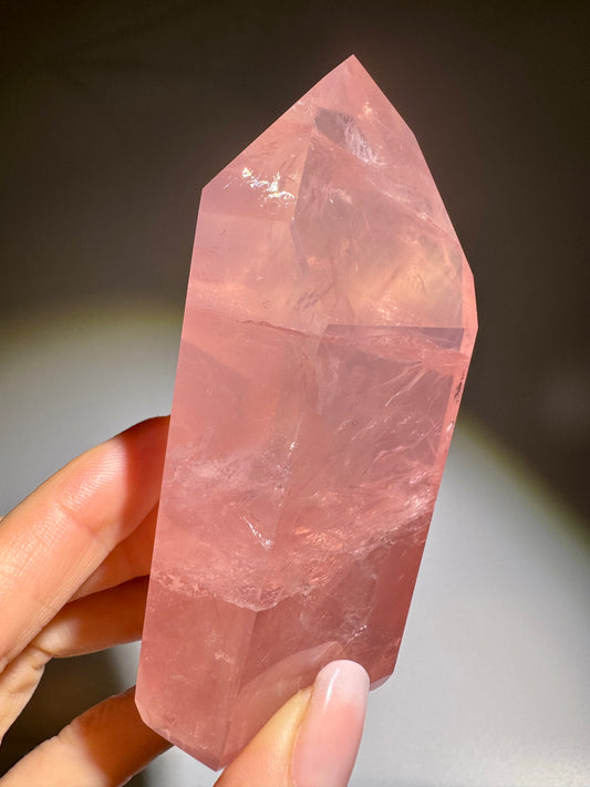 Premium Rosenquarzspitze 9.5 cm – 231 g | Exklusive High-End-Qualität