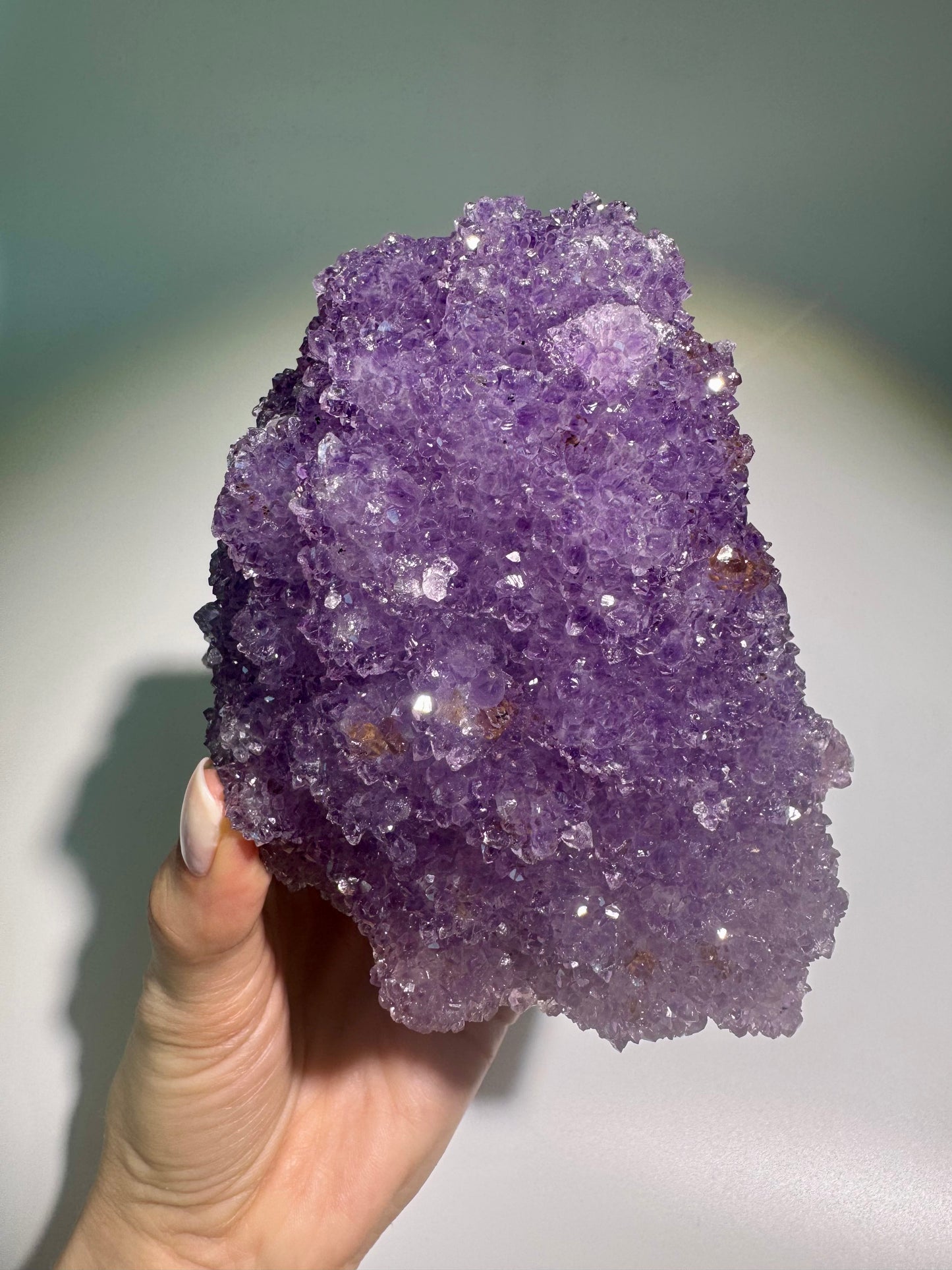 Grosse Amethystblüte 1.08 kg – zartlila Kristalle & Extra-Qualität Uruguay