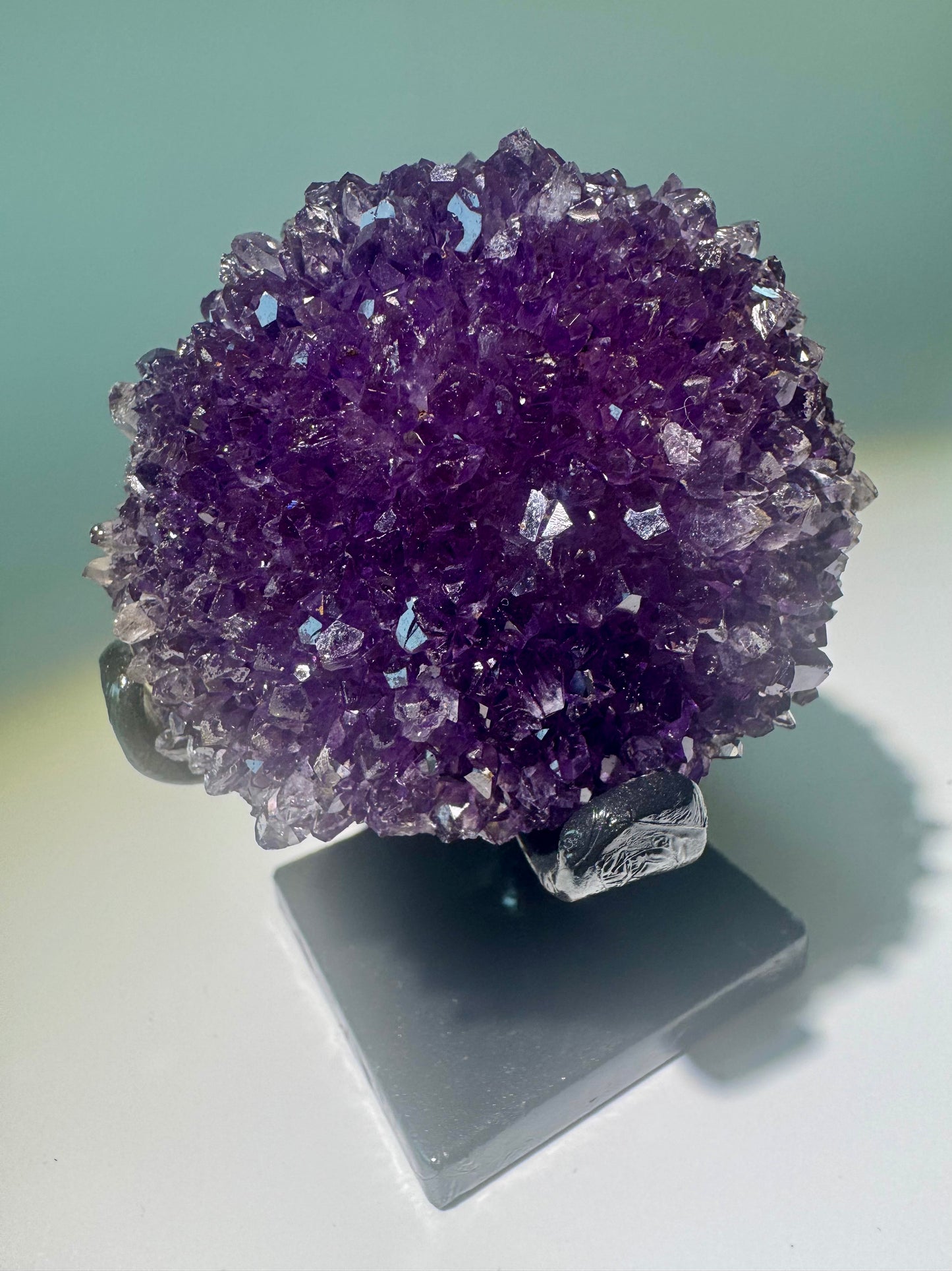 Tiefviolette Amethystblüte aus Uruguay – 7,4 cm Stalaktit Kristall