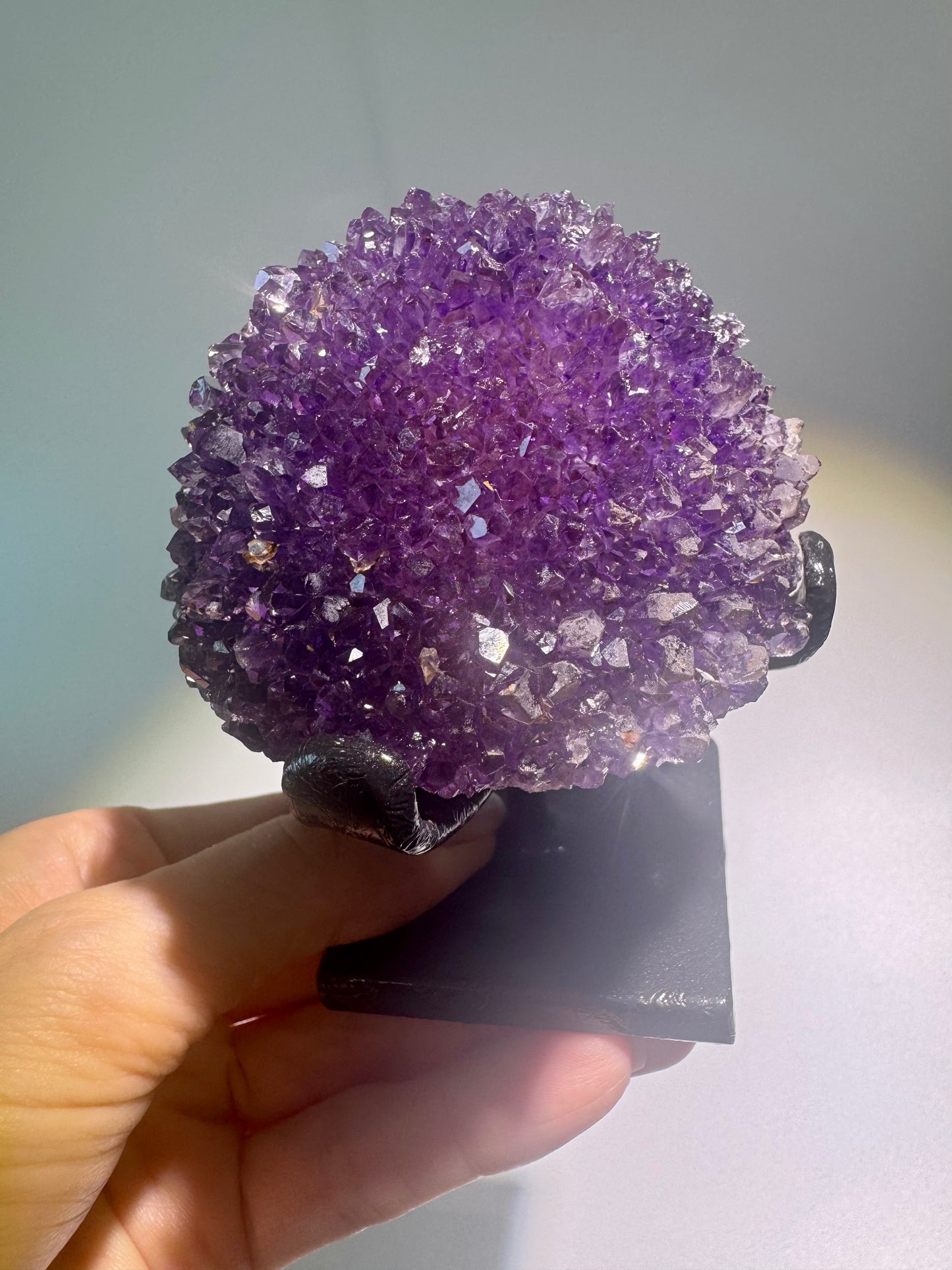 Tiefviolette Amethystblüte aus Uruguay – 7,4 cm Stalaktit Kristall