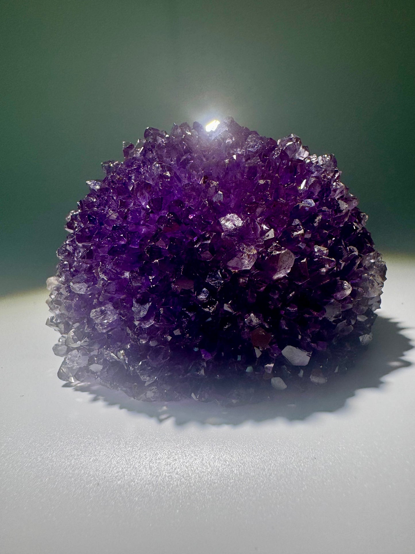 Tiefviolette Amethystblüte aus Uruguay – 7,4 cm Stalaktit Kristall
