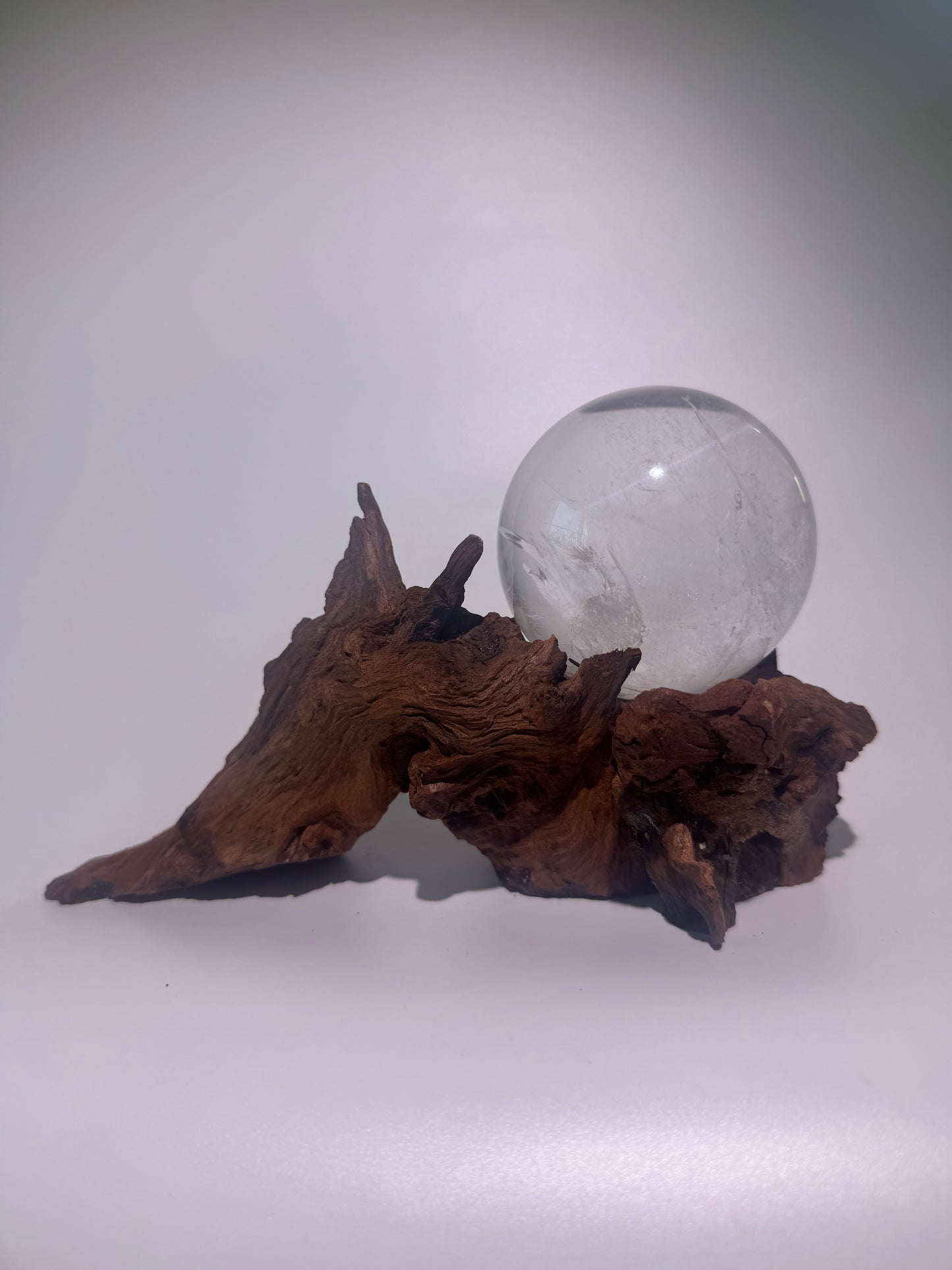 Wurzelständer mit Kristallkugeln – Handgemacht – Natur-Deko für Kugeln 4–8 cm – Holzständer 21 cm