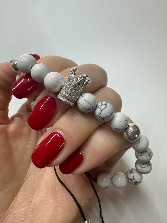 Bezauberndes Howlith-Kristallarmband mit Krönchen-Charm 👑✨